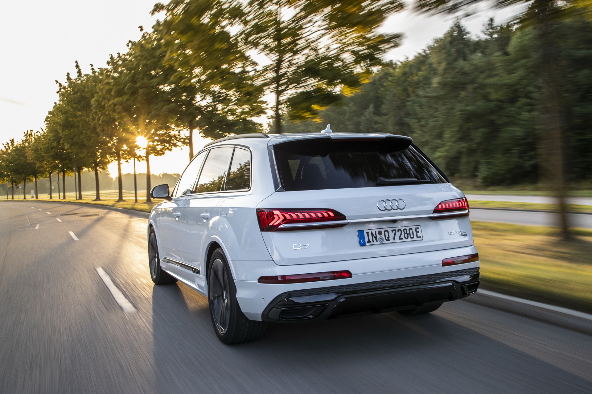 Audi Plugs Q7 Into A New Era With Up To 450 HP And Up To 27 Miles Of EV Range