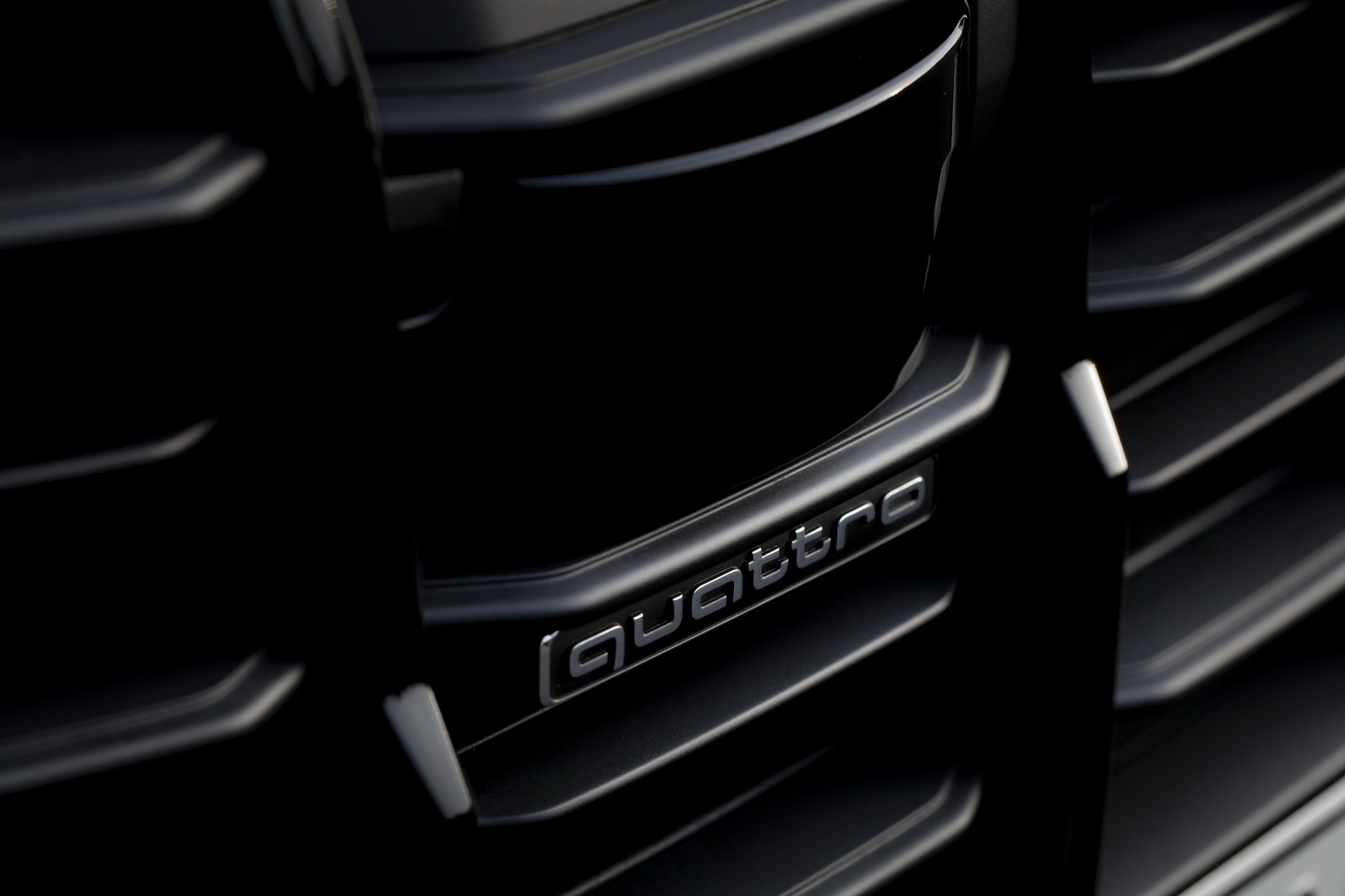 Audi Plugs Q7 Into A New Era With Up To 450 HP And Up To 27 Miles Of EV Range