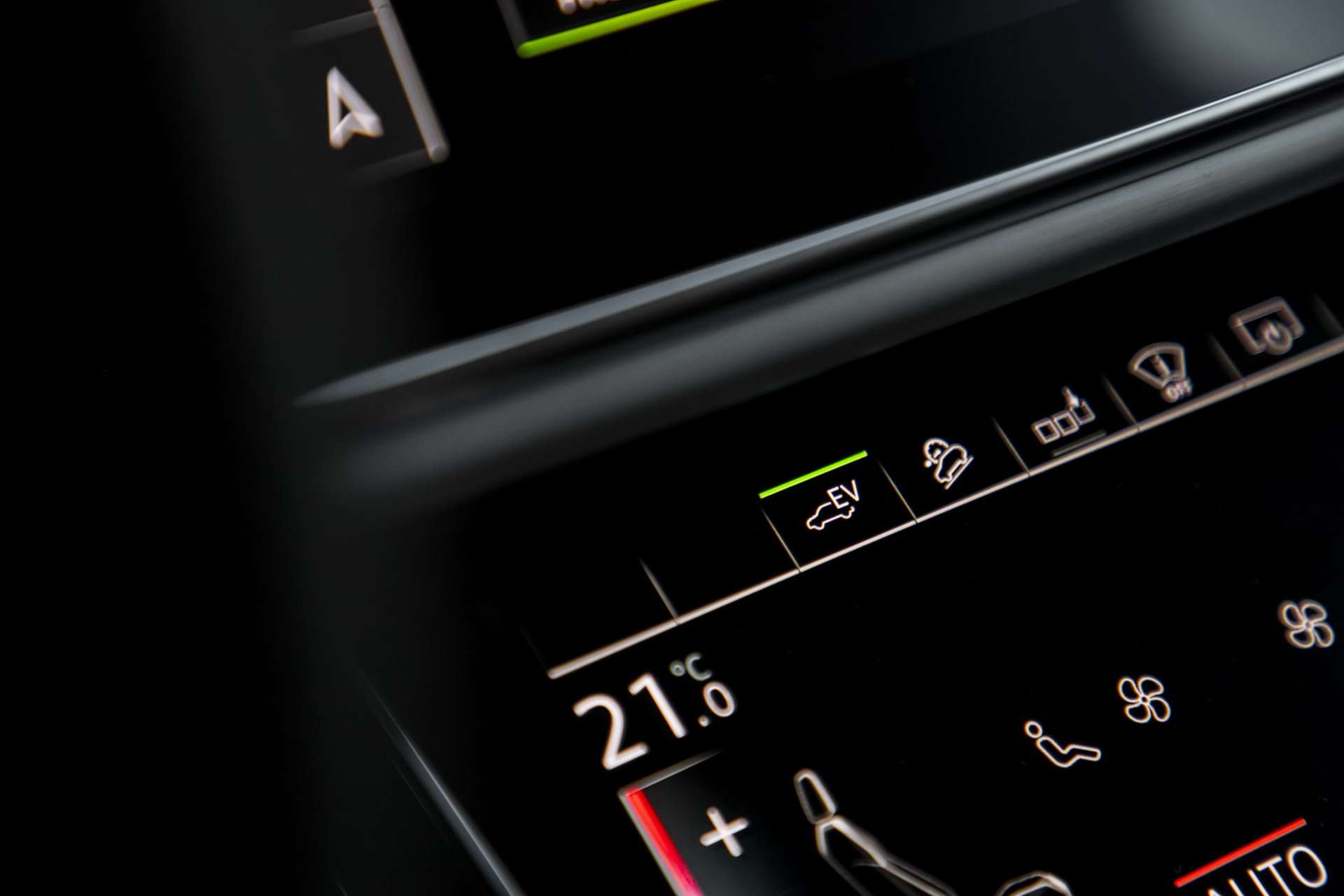 Audi Plugs Q7 Into A New Era With Up To 450 HP And Up To 27 Miles Of EV Range