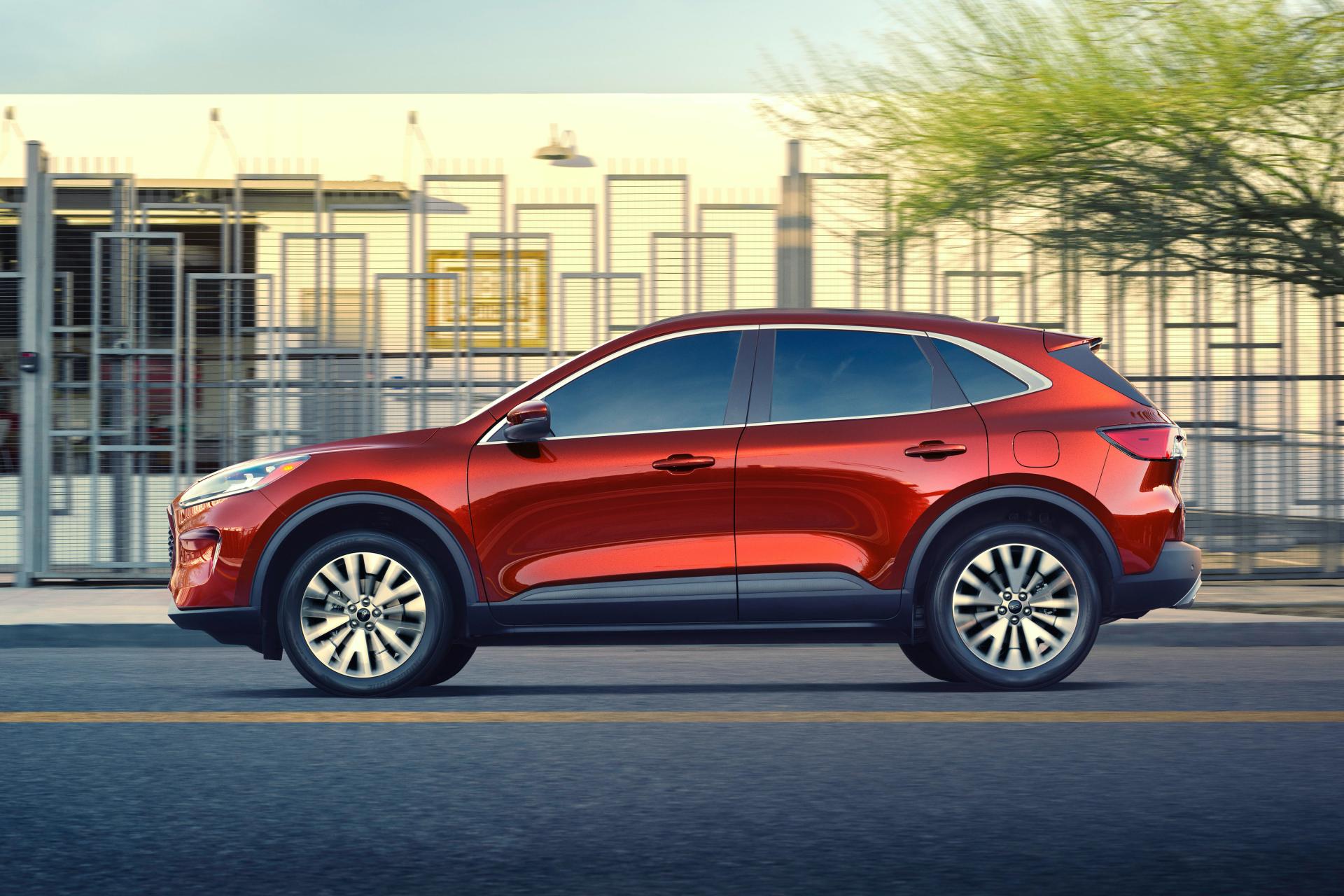 2020 Ford Escape Hybrid Returns Best-In-Class 41 MPG Combined, 44 MPG City