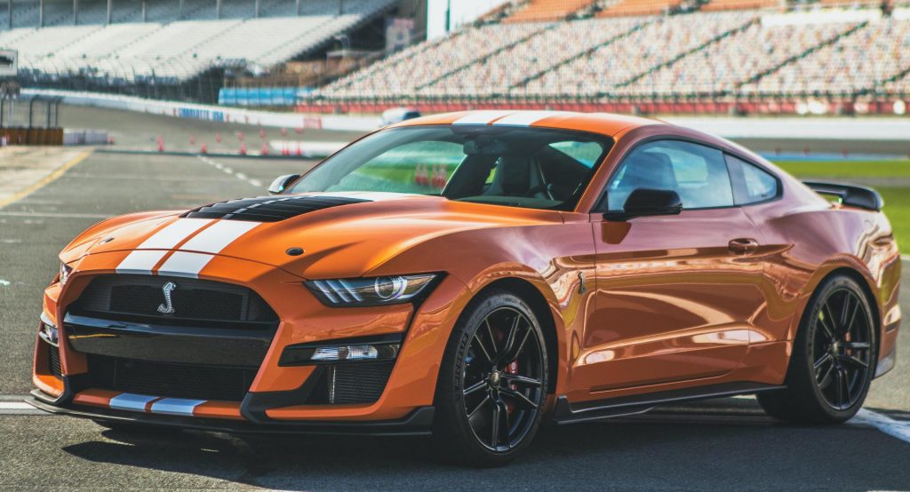  Ford Mustang Shelby GT500 Drops Carbon Fiber Handling Package For 2022