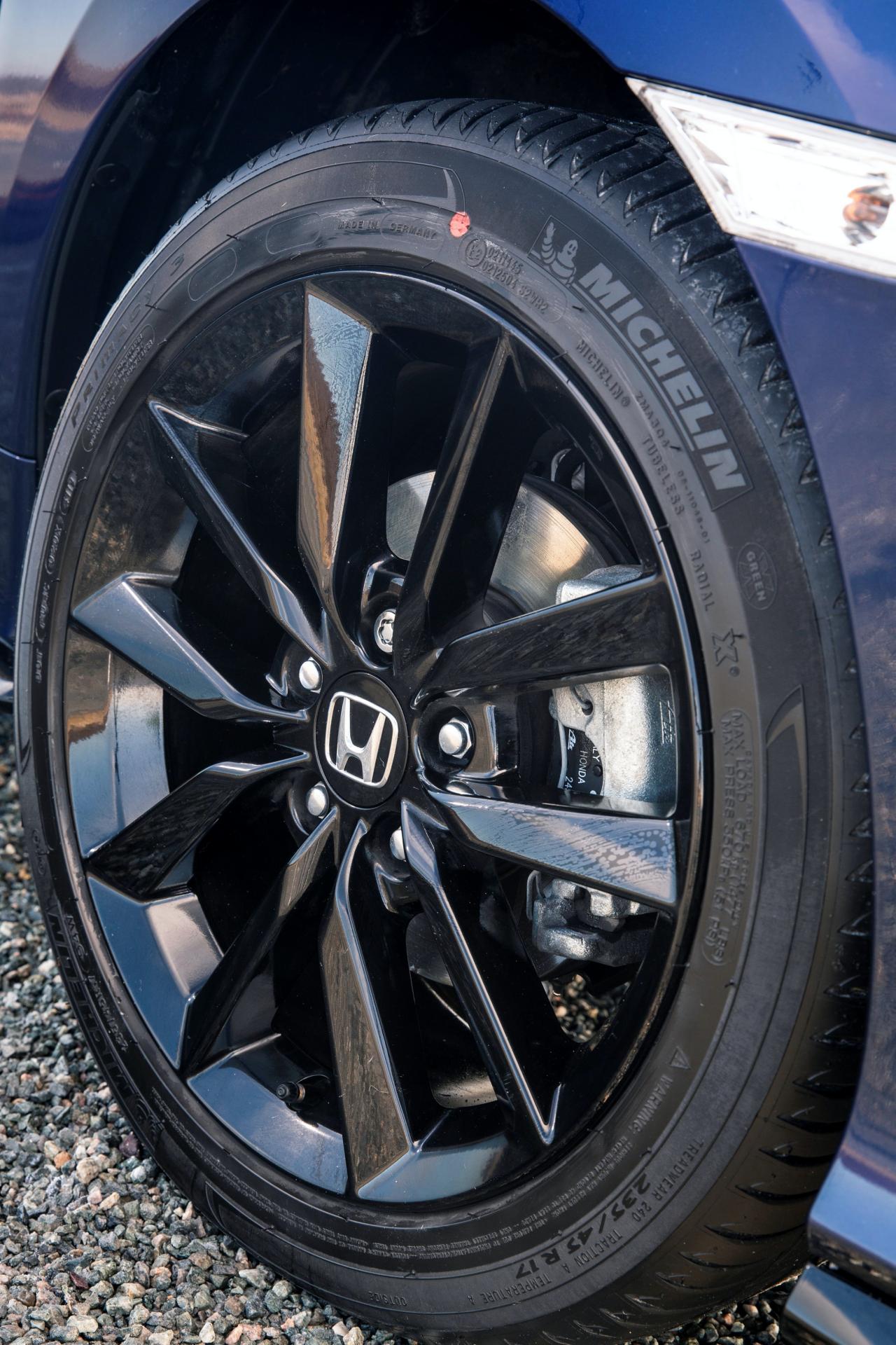 2020 Honda Civic Sport Line Mixes Type R-Inspired Design With Three-Cylinder Power