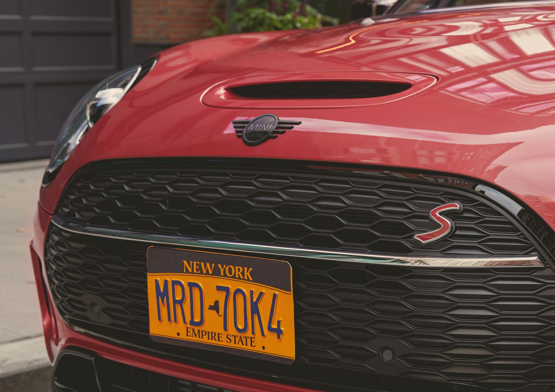 MINI Pondering Bigger Clubman That Would Ditch Wagon Body, Become Yet Another SUV