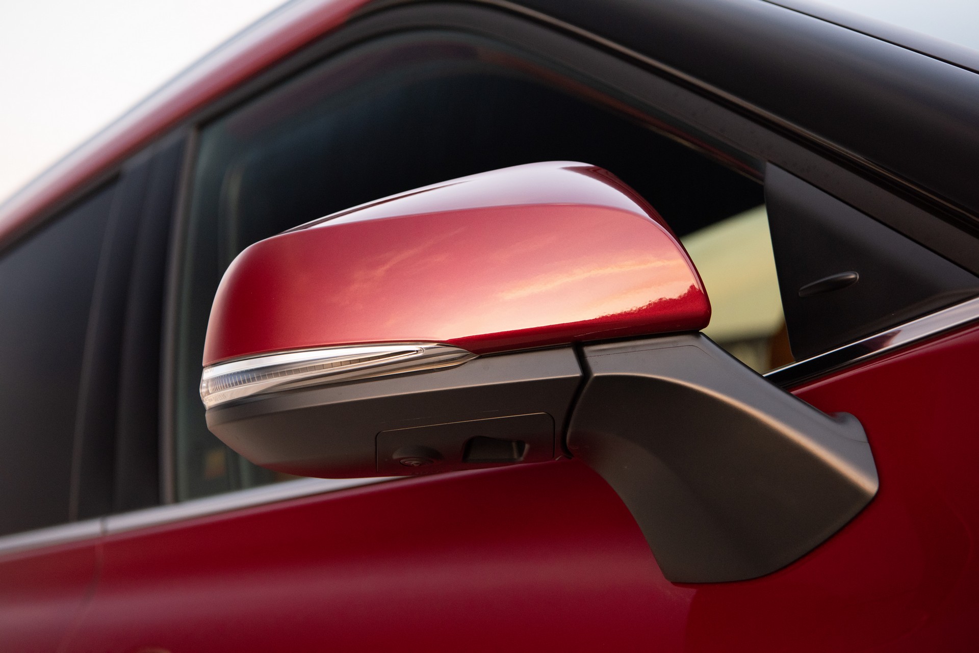 2020 Toyota Highlander Has A Bigger Price Tag To Match Its Larger Dimensions