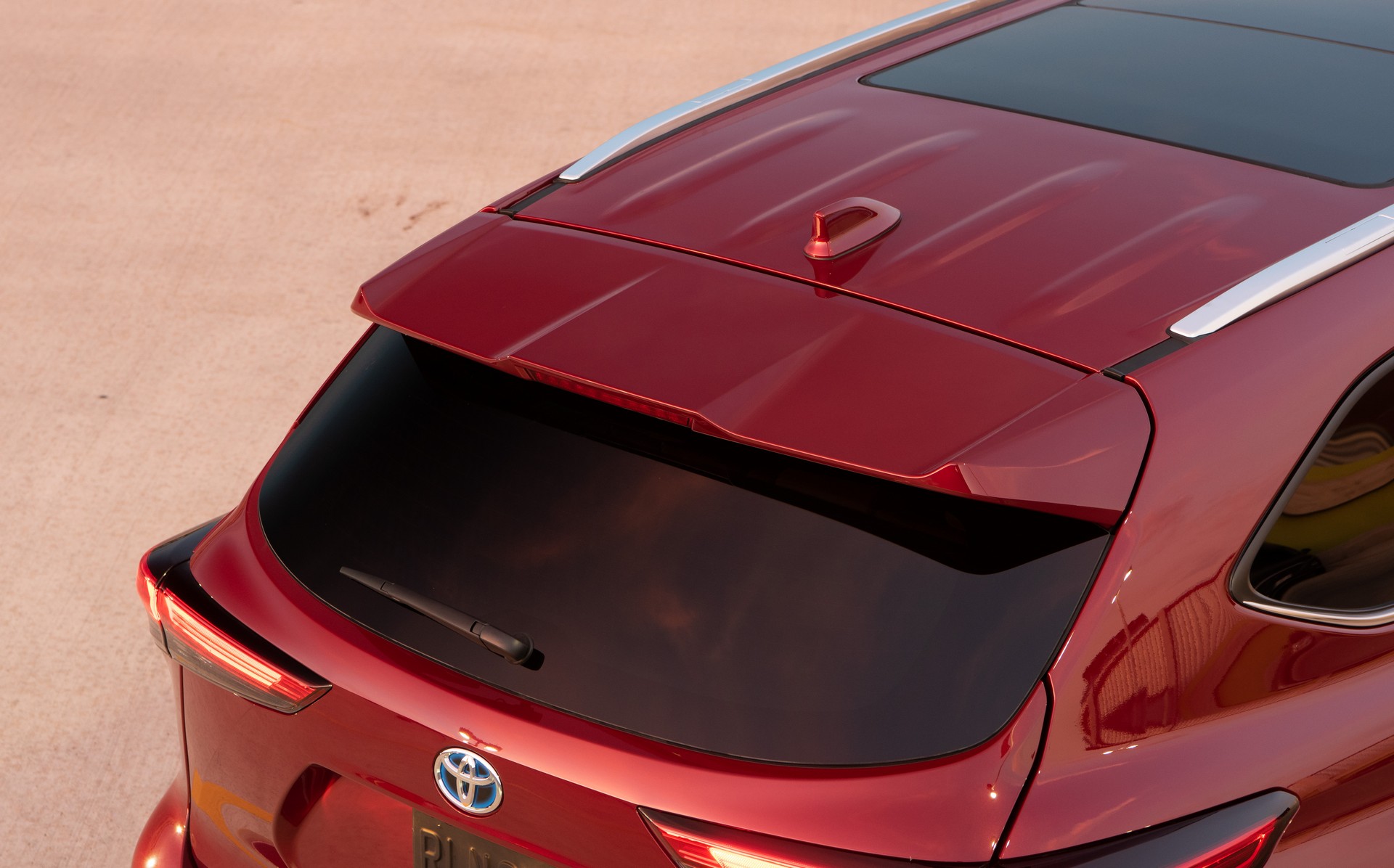 2020 Toyota Highlander Has A Bigger Price Tag To Match Its Larger Dimensions