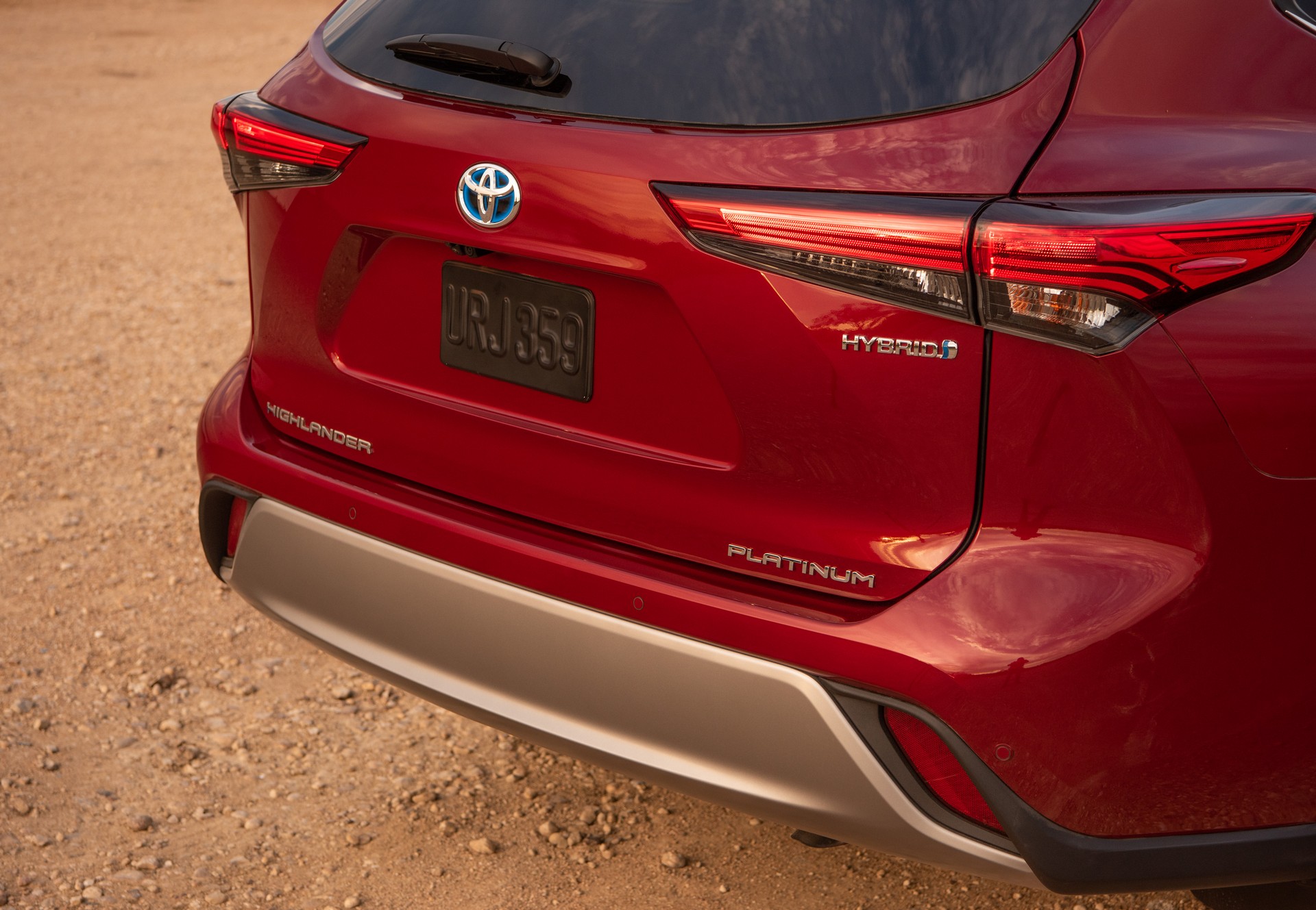 2020 Toyota Highlander Has A Bigger Price Tag To Match Its Larger Dimensions