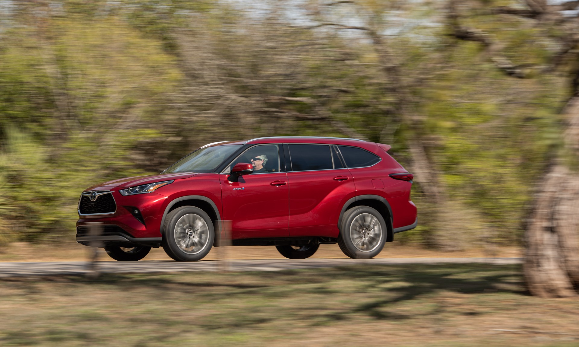 Toyota Wants To Score A Touchdown With 2020 Highlander Super Bowl Ad