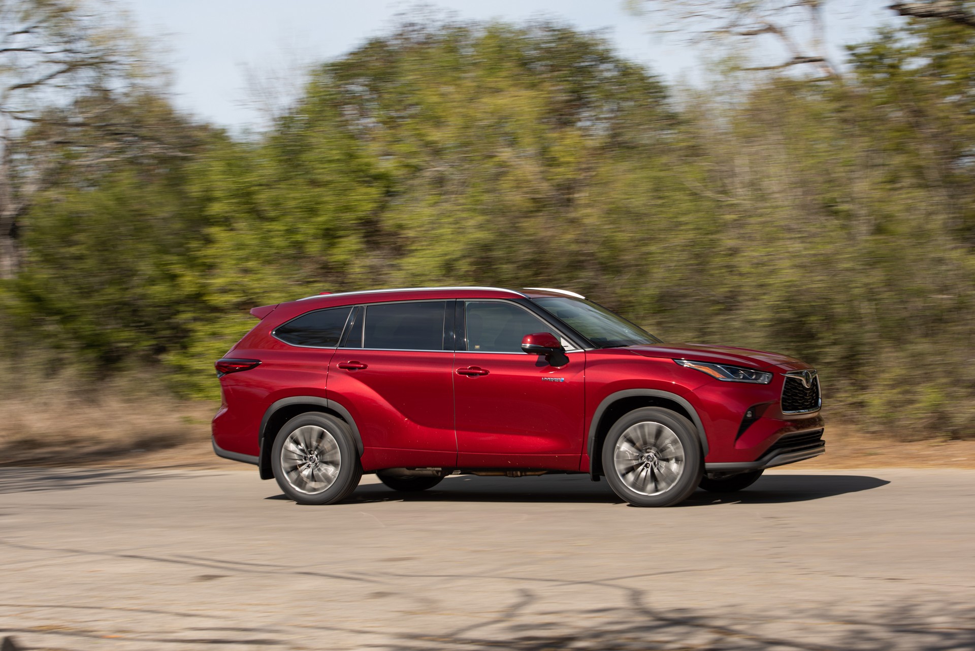 Toyota Wants To Score A Touchdown With 2020 Highlander Super Bowl Ad