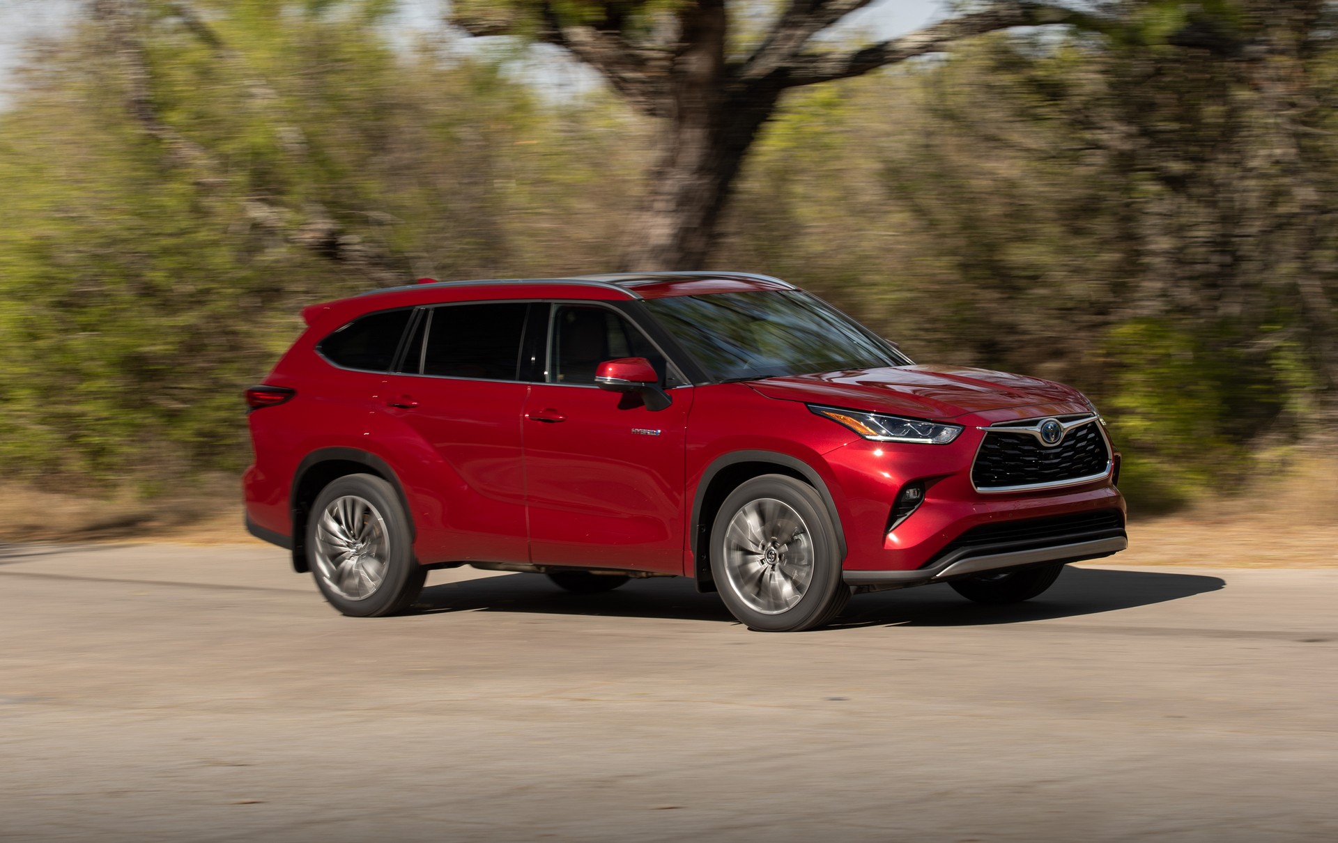 Toyota Wants To Score A Touchdown With 2020 Highlander Super Bowl Ad