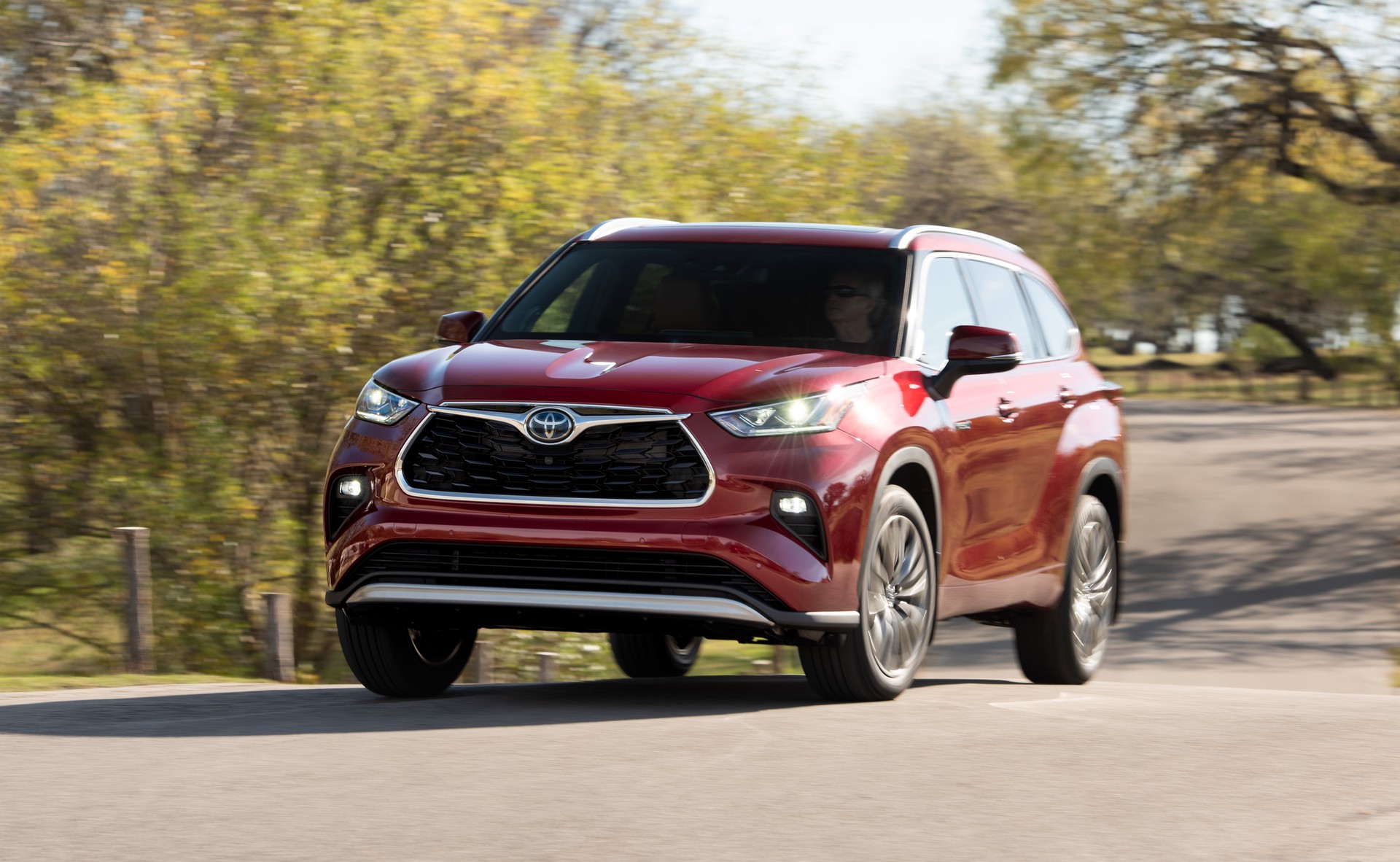 Toyota Wants To Score A Touchdown With 2020 Highlander Super Bowl Ad