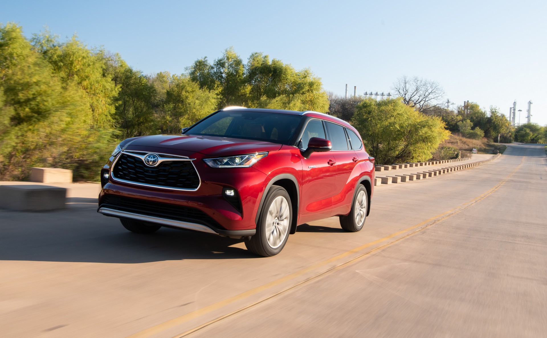 Toyota Wants To Score A Touchdown With 2020 Highlander Super Bowl Ad