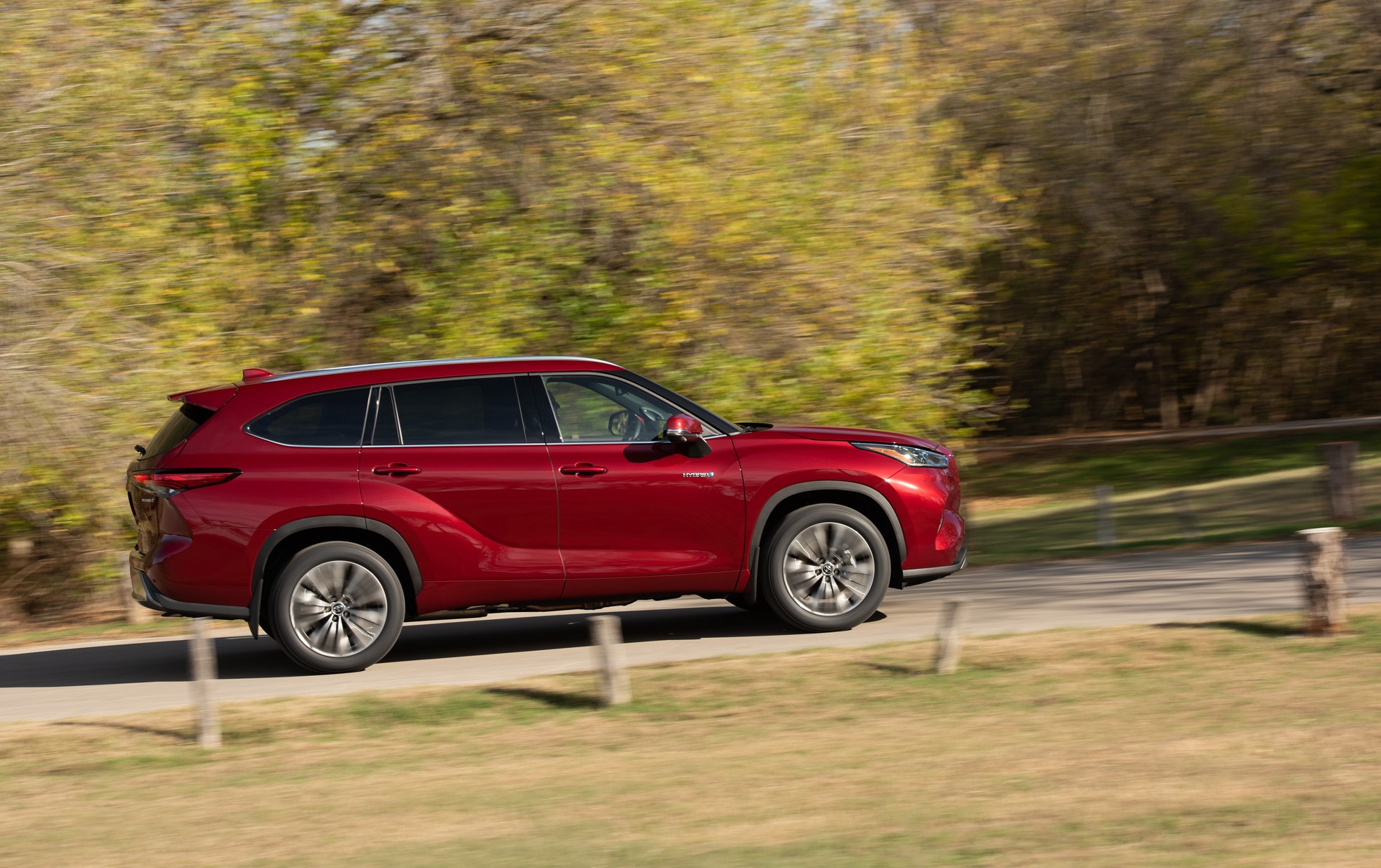 Toyota Wants To Score A Touchdown With 2020 Highlander Super Bowl Ad