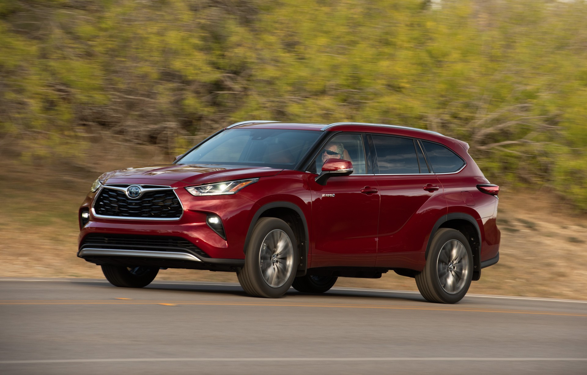 Toyota Wants To Score A Touchdown With 2020 Highlander Super Bowl Ad