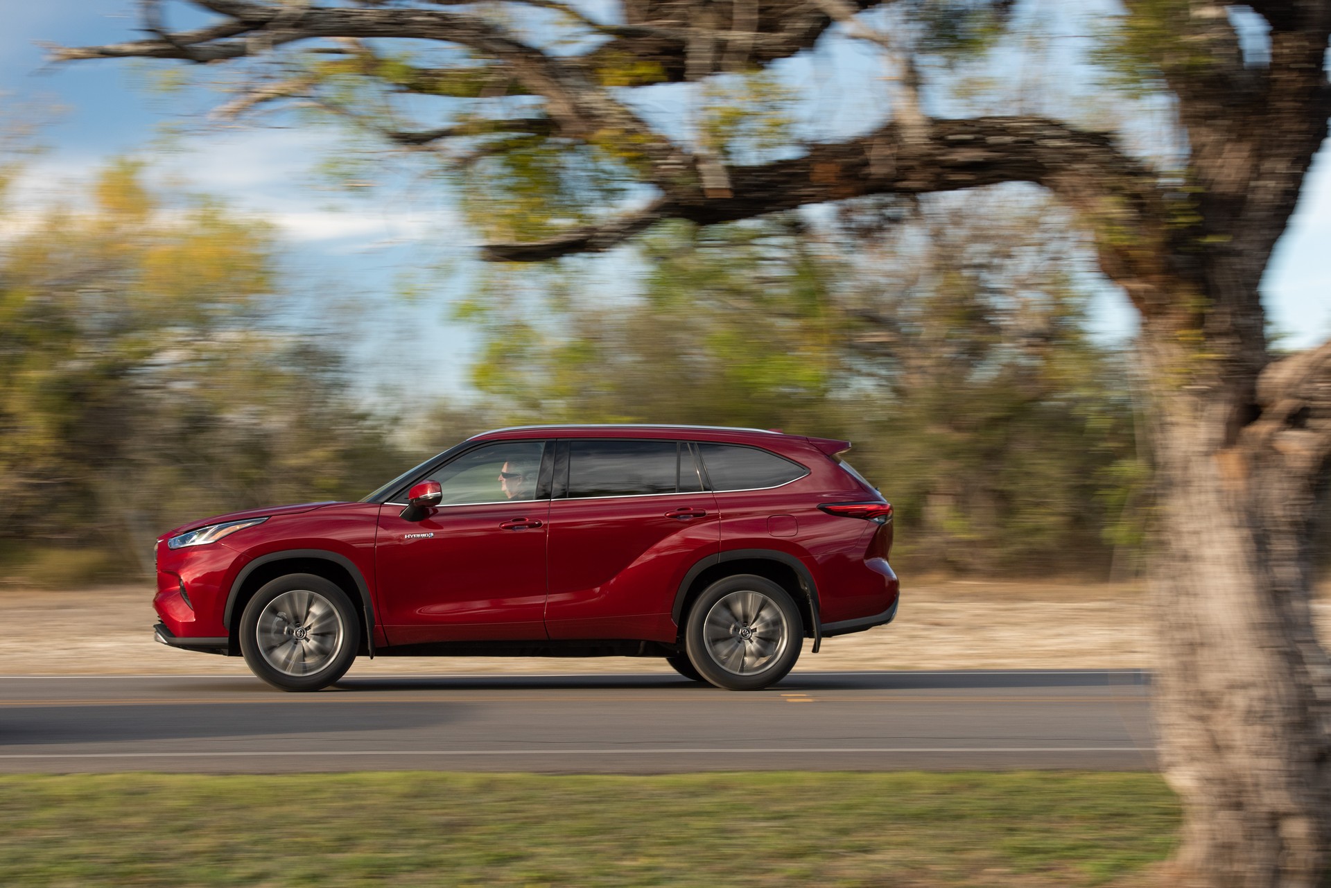 Toyota Wants To Score A Touchdown With 2020 Highlander Super Bowl Ad
