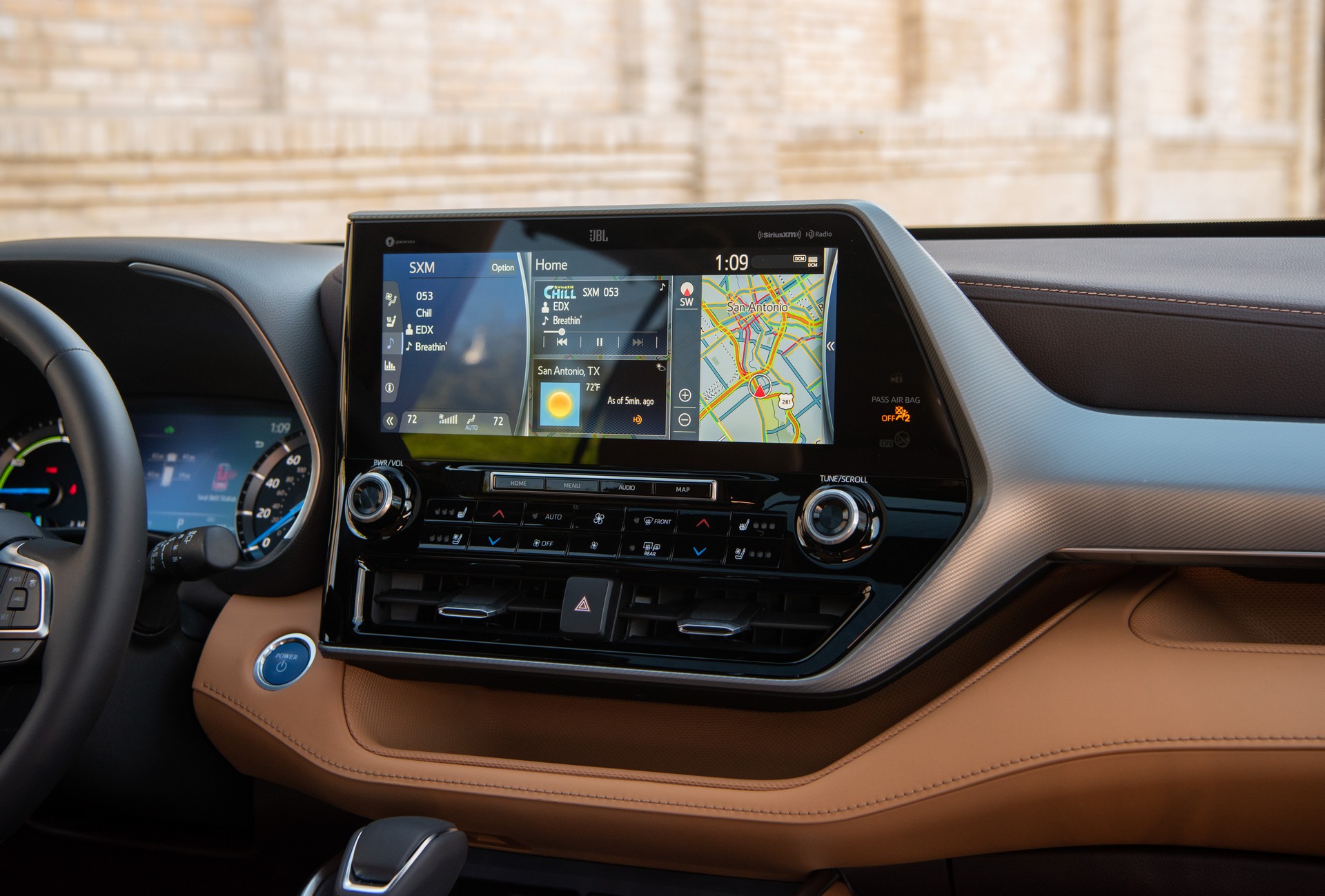 2020 Toyota Highlander Has A Bigger Price Tag To Match Its Larger Dimensions