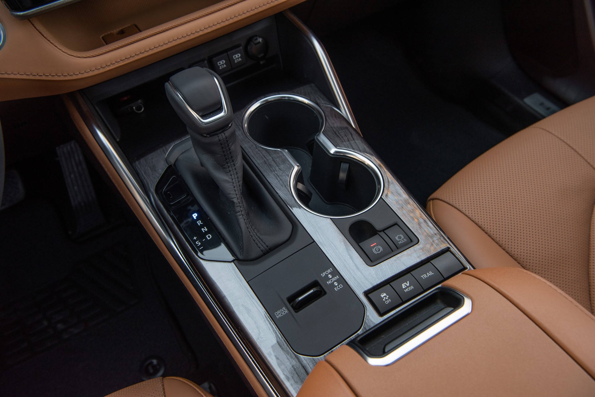 2020 Toyota Highlander Has A Bigger Price Tag To Match Its Larger Dimensions