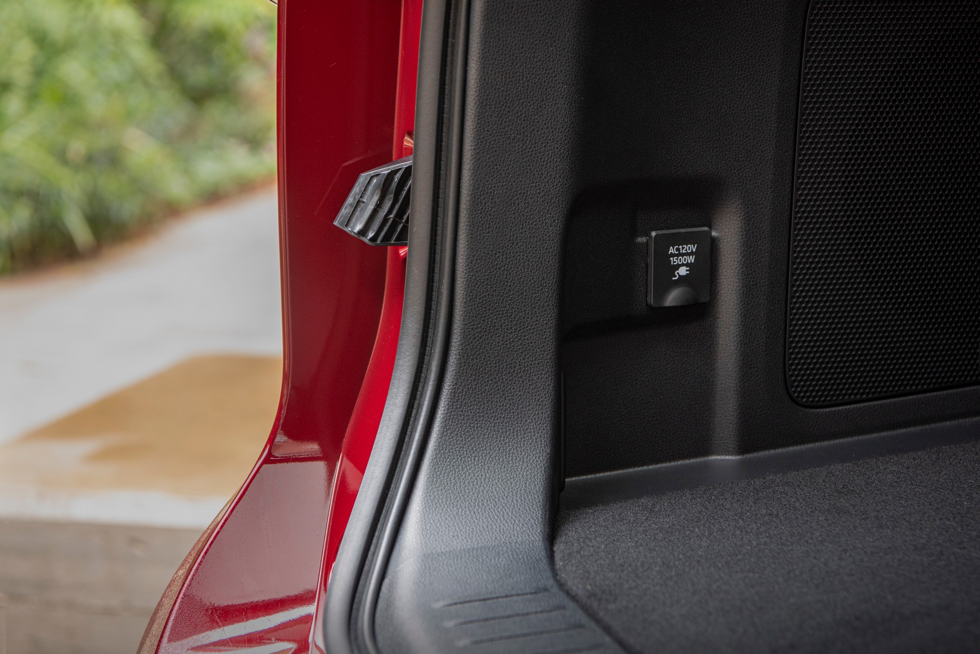 2020 Toyota Highlander Has A Bigger Price Tag To Match Its Larger Dimensions