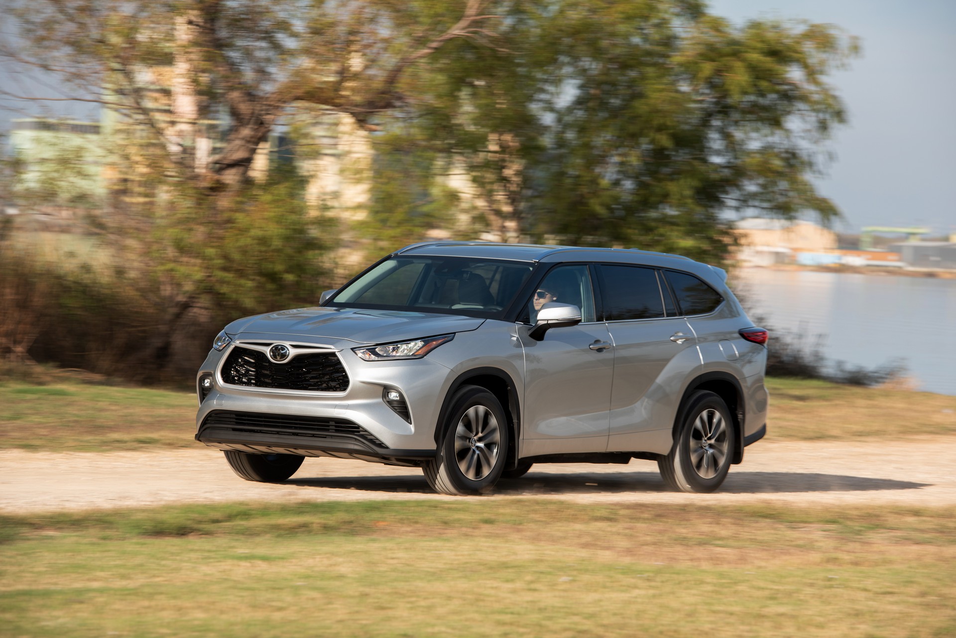 Toyota Wants To Score A Touchdown With 2020 Highlander Super Bowl Ad