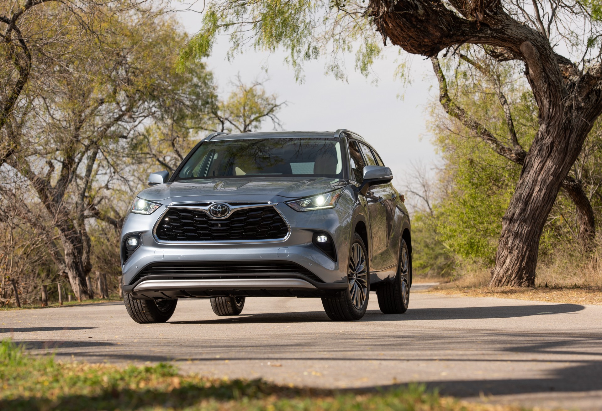 2020 Toyota Highlander Has A Bigger Price Tag To Match Its Larger Dimensions