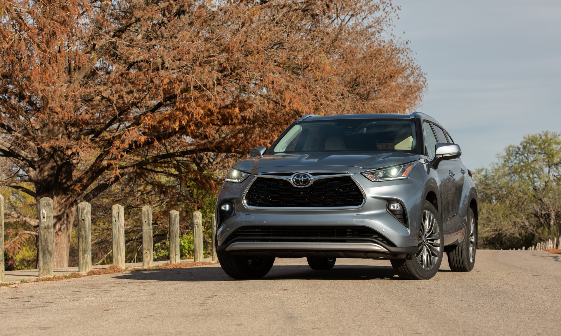 2020 Toyota Highlander Has A Bigger Price Tag To Match Its Larger Dimensions