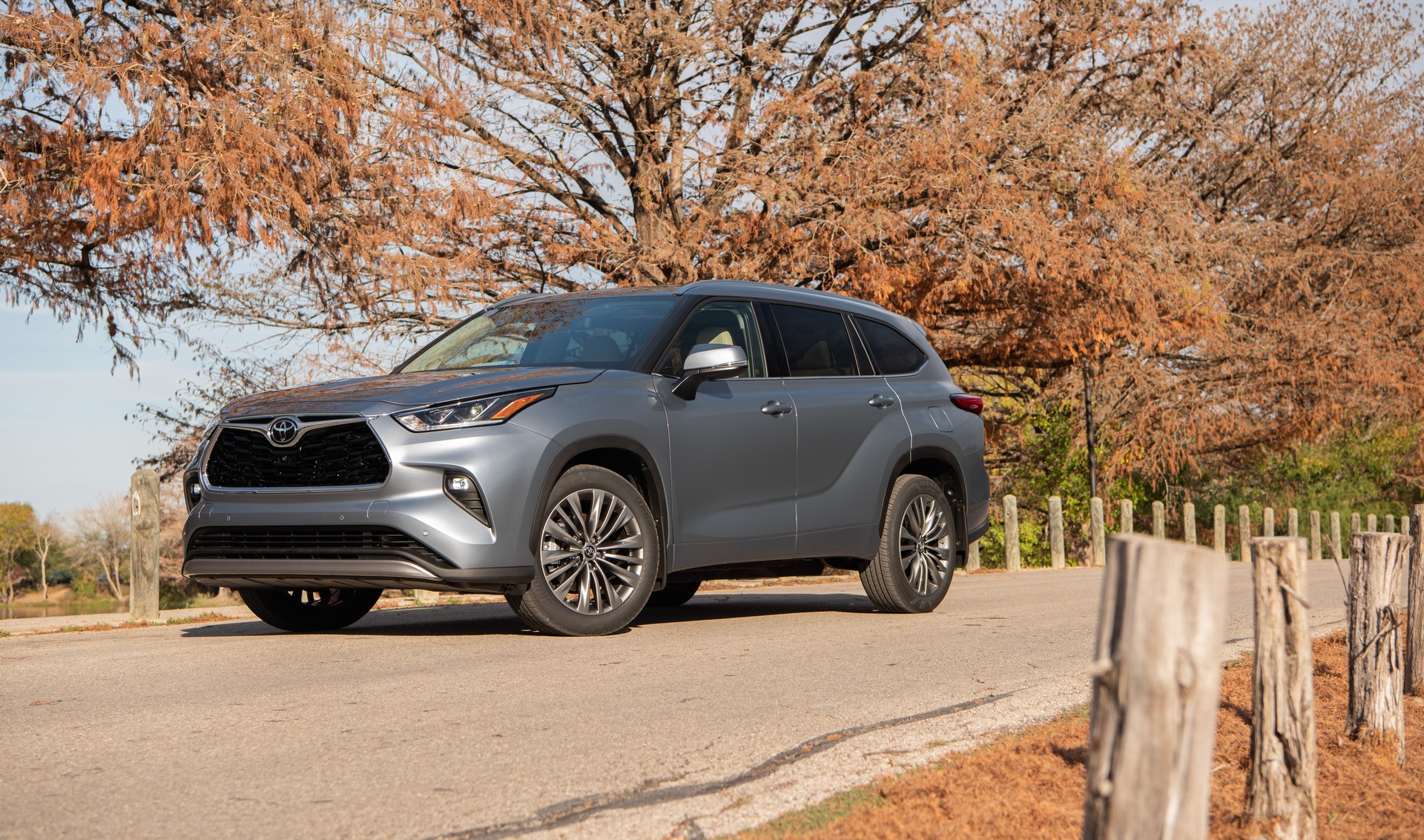 2020 Toyota Highlander Has A Bigger Price Tag To Match Its Larger Dimensions