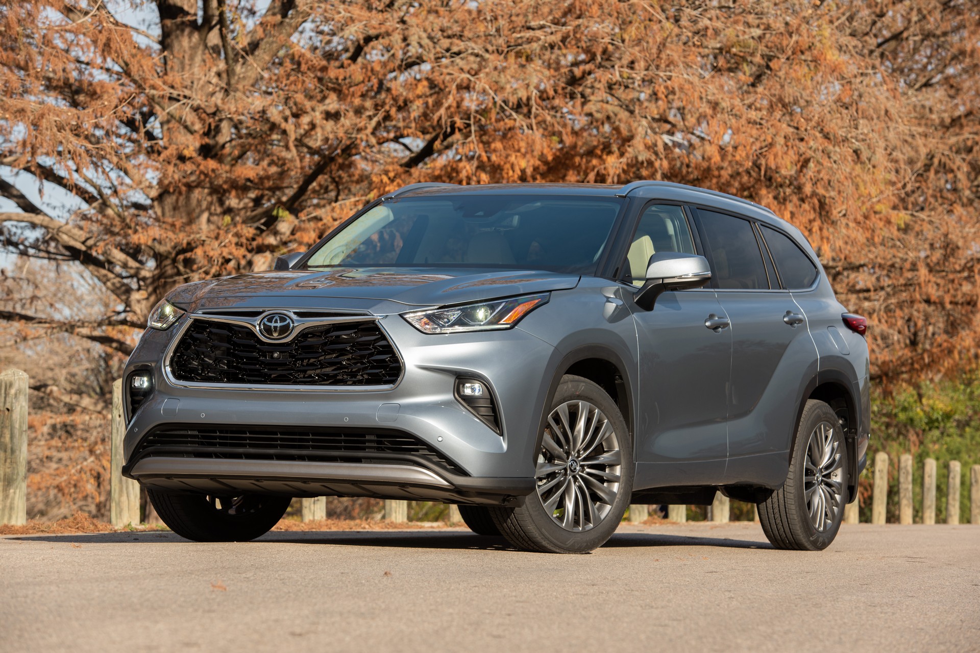 2020 Toyota Highlander Has A Bigger Price Tag To Match Its Larger Dimensions