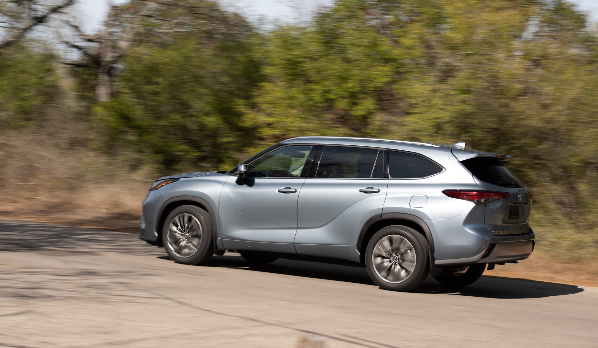 2020 Toyota Highlander Has A Bigger Price Tag To Match Its Larger Dimensions