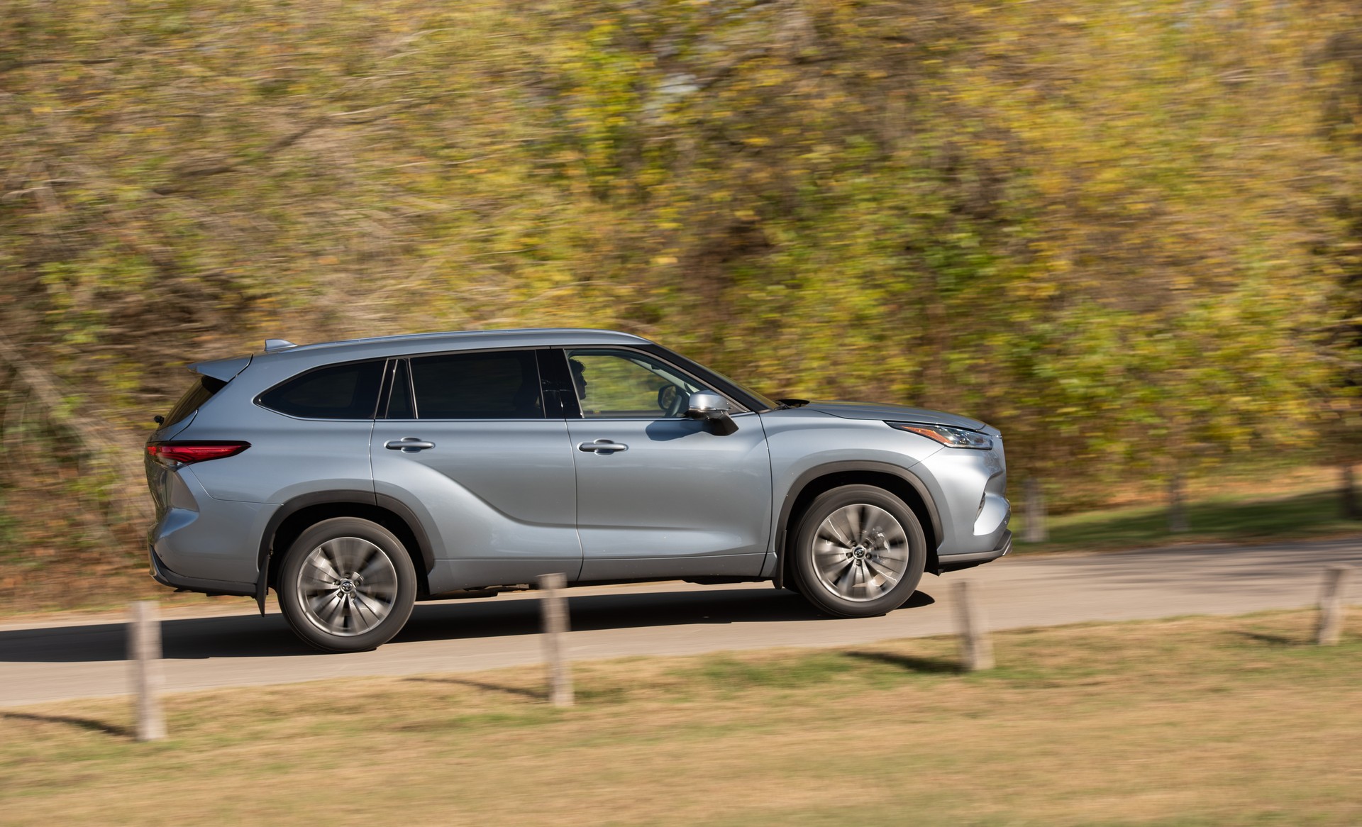 2020 Toyota Highlander Has A Bigger Price Tag To Match Its Larger Dimensions