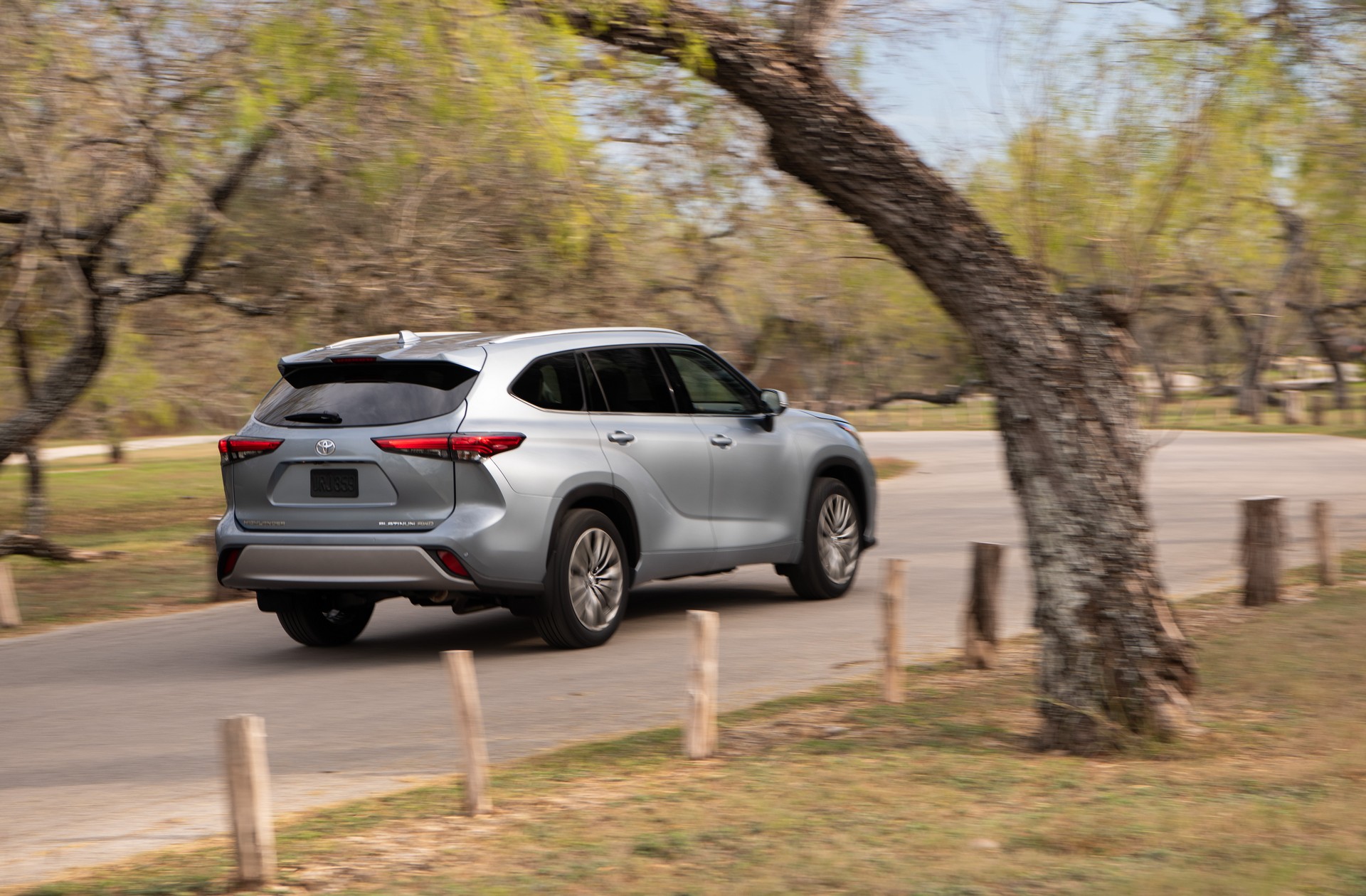 2020 Toyota Highlander Has A Bigger Price Tag To Match Its Larger Dimensions