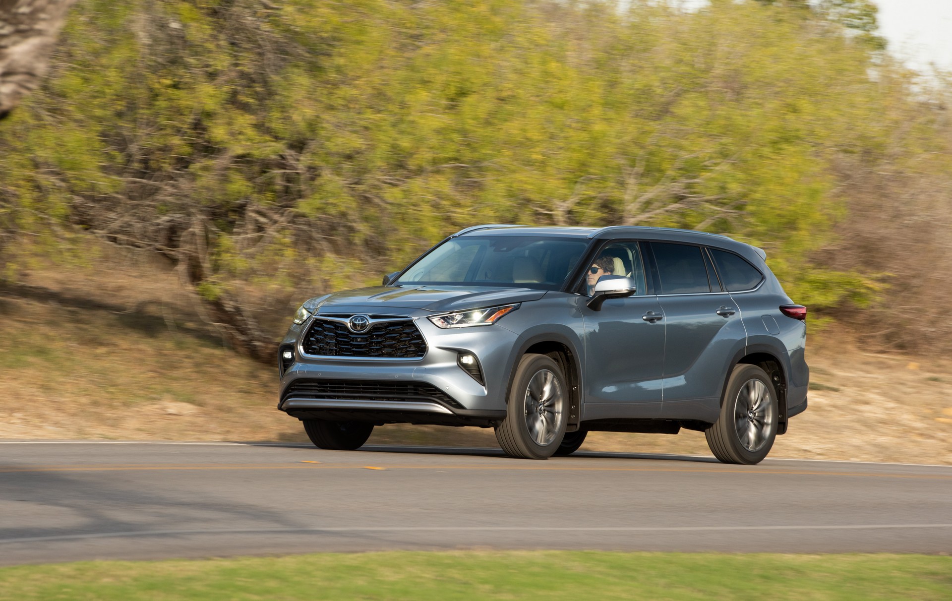 2020 Toyota Highlander Has A Bigger Price Tag To Match Its Larger Dimensions