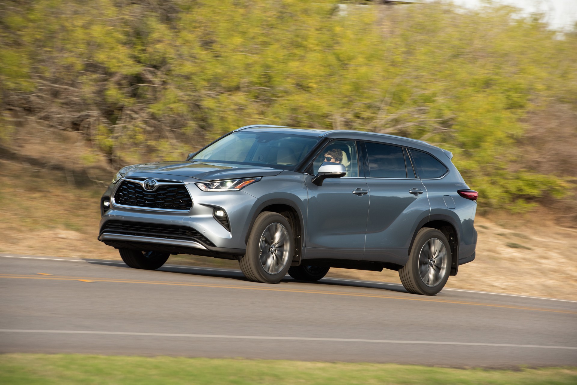 2020 Toyota Highlander Has A Bigger Price Tag To Match Its Larger Dimensions