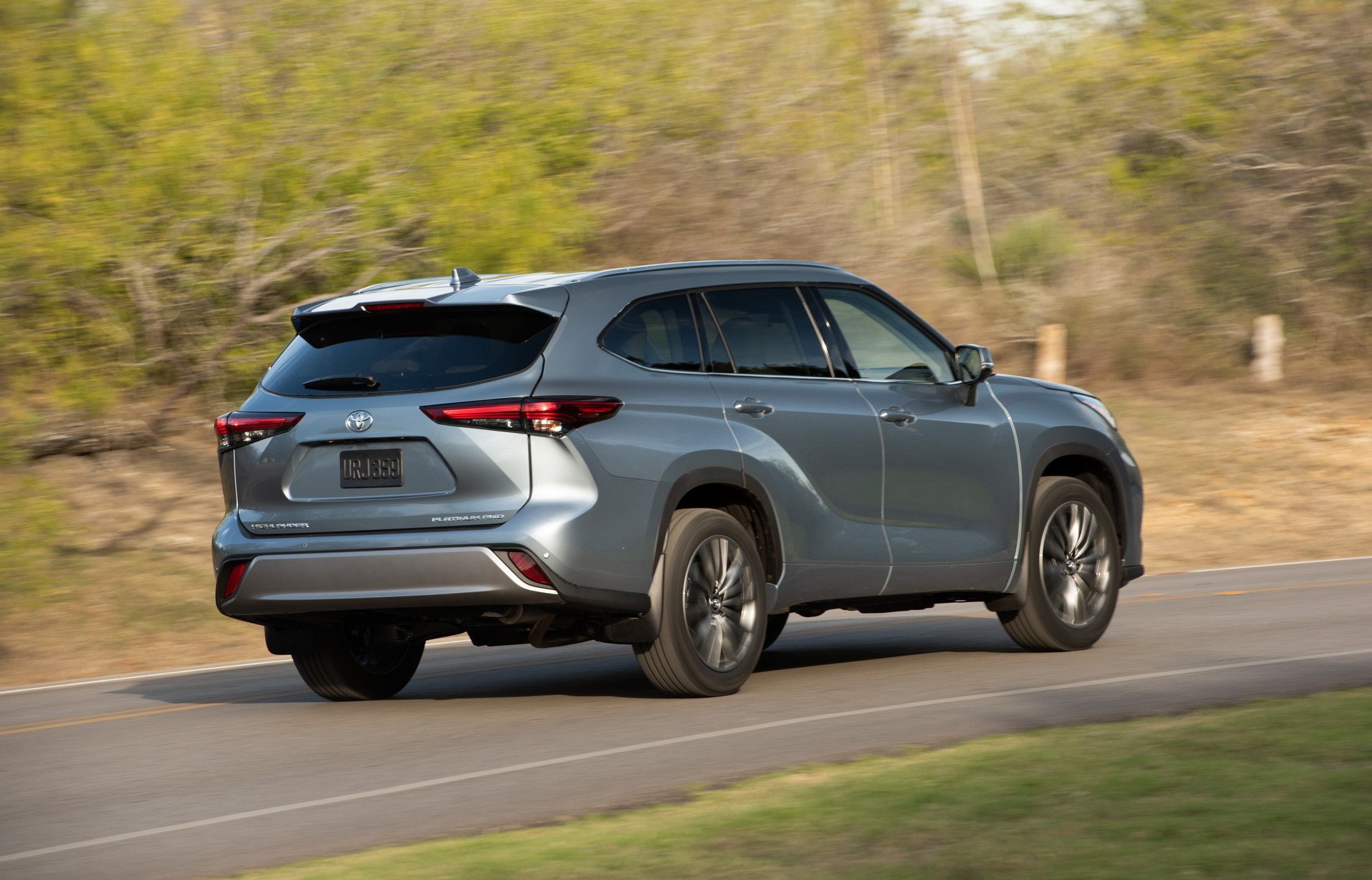 2020 Toyota Highlander Has A Bigger Price Tag To Match Its Larger Dimensions