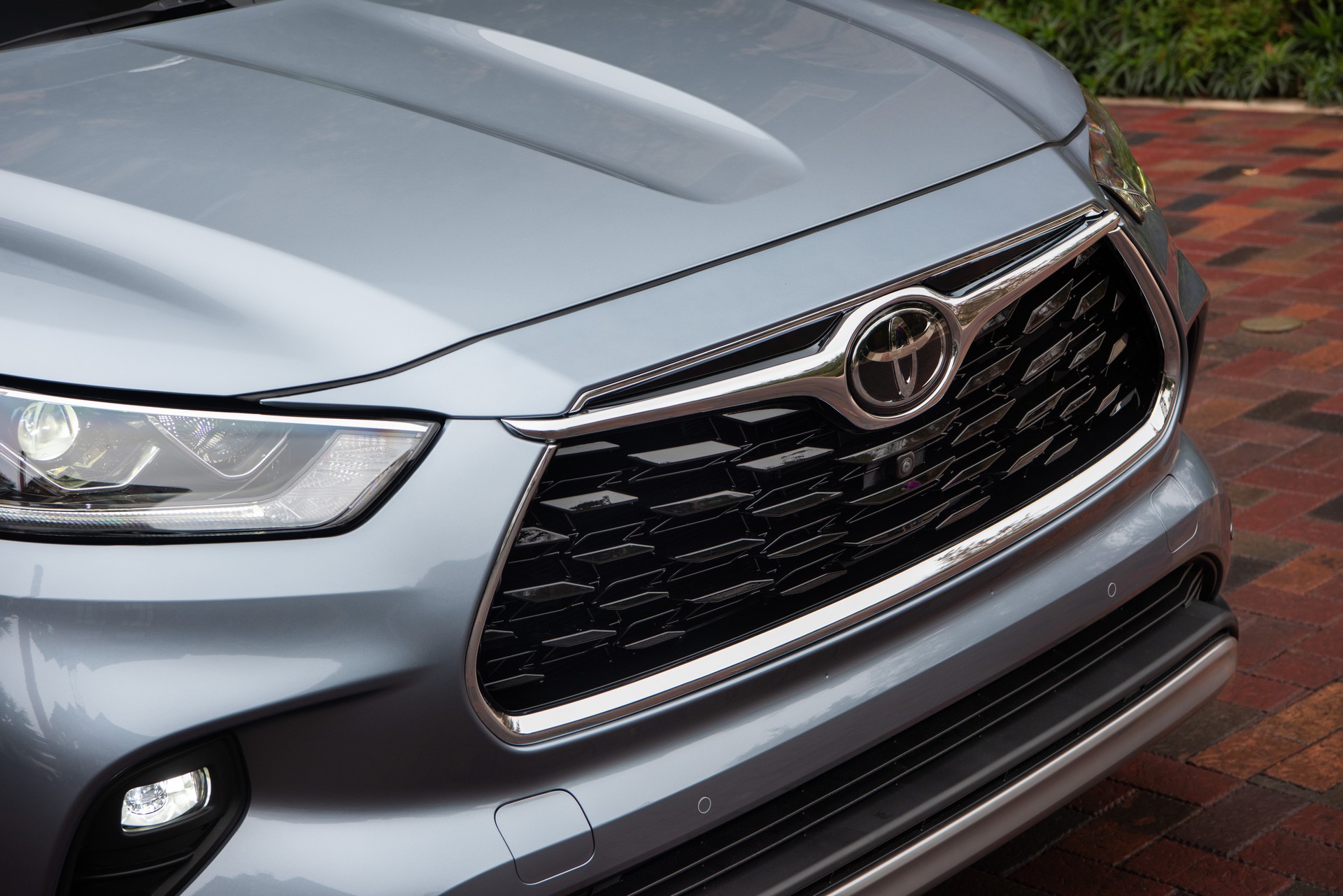 2020 Toyota Highlander Has A Bigger Price Tag To Match Its Larger Dimensions
