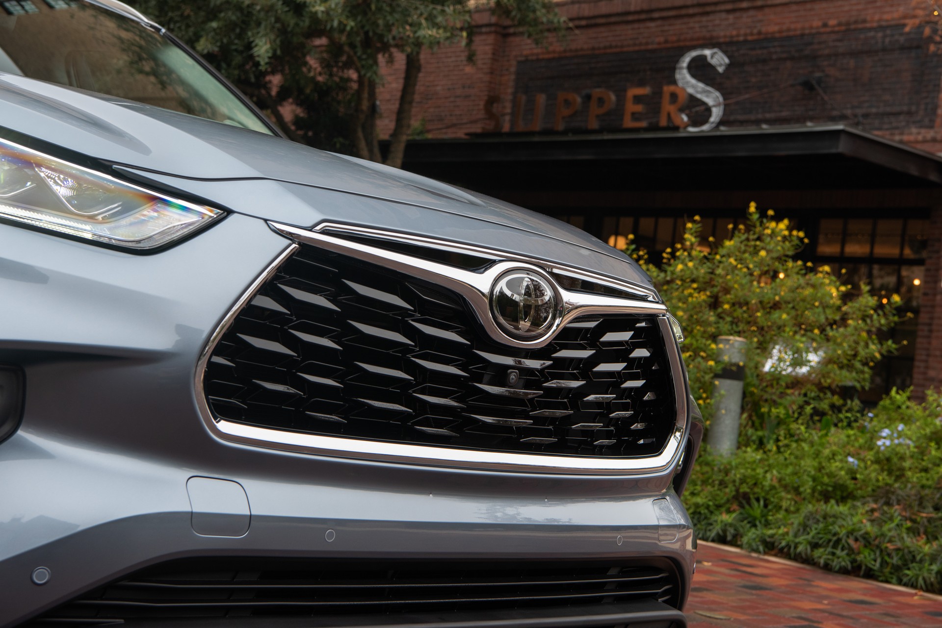 2020 Toyota Highlander Has A Bigger Price Tag To Match Its Larger Dimensions