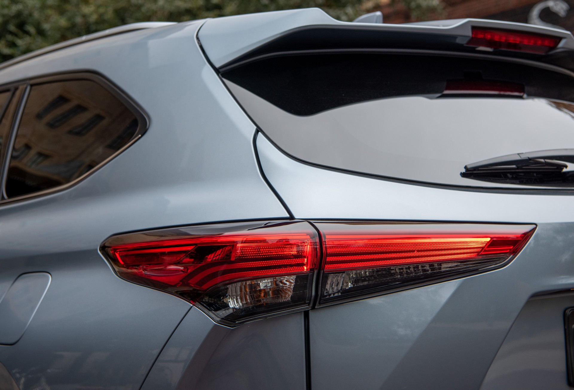 2020 Toyota Highlander Has A Bigger Price Tag To Match Its Larger Dimensions