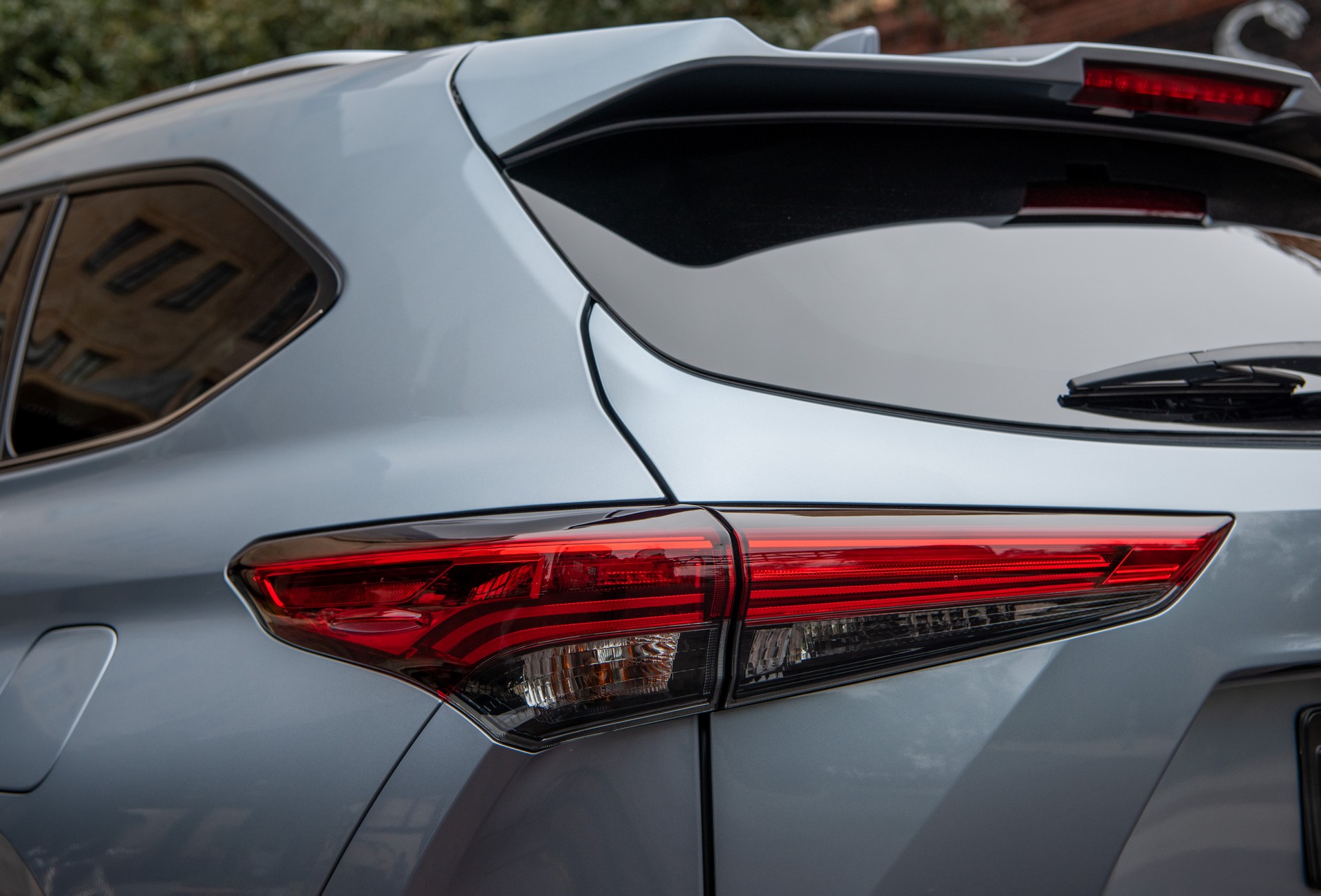 2020 Toyota Highlander Has A Bigger Price Tag To Match Its Larger Dimensions