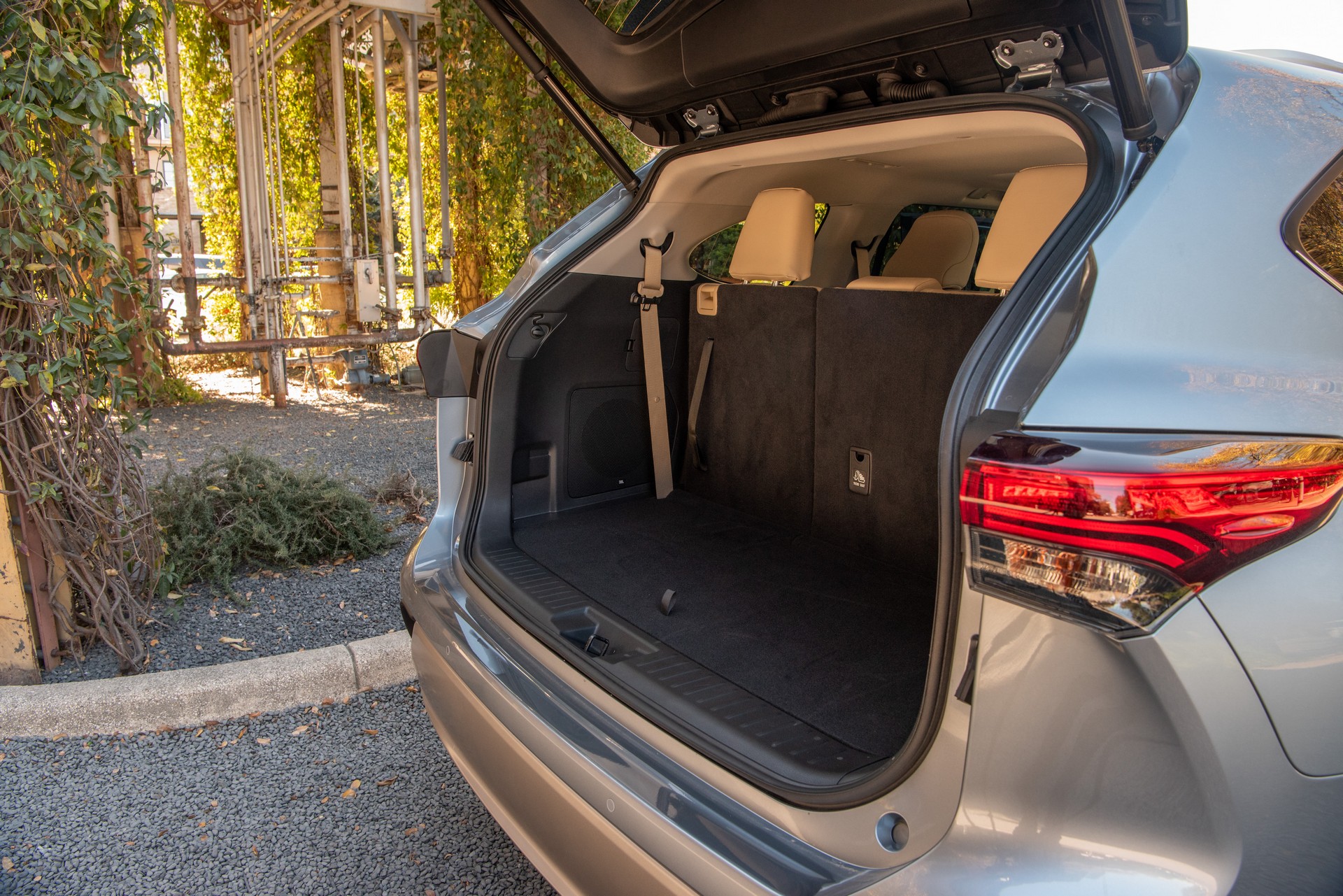 2020 Toyota Highlander Has A Bigger Price Tag To Match Its Larger Dimensions