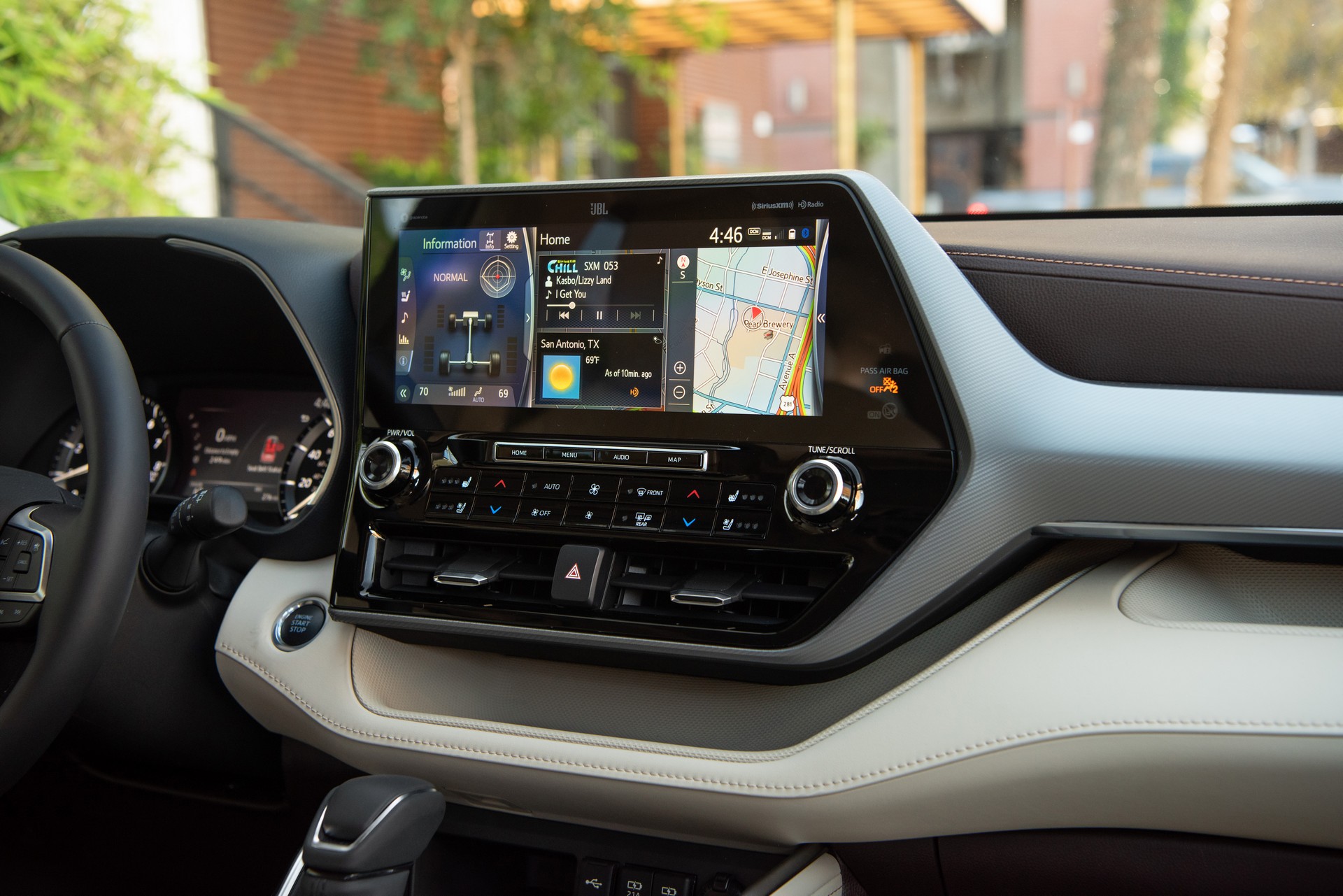 Toyota Wants To Score A Touchdown With 2020 Highlander Super Bowl Ad