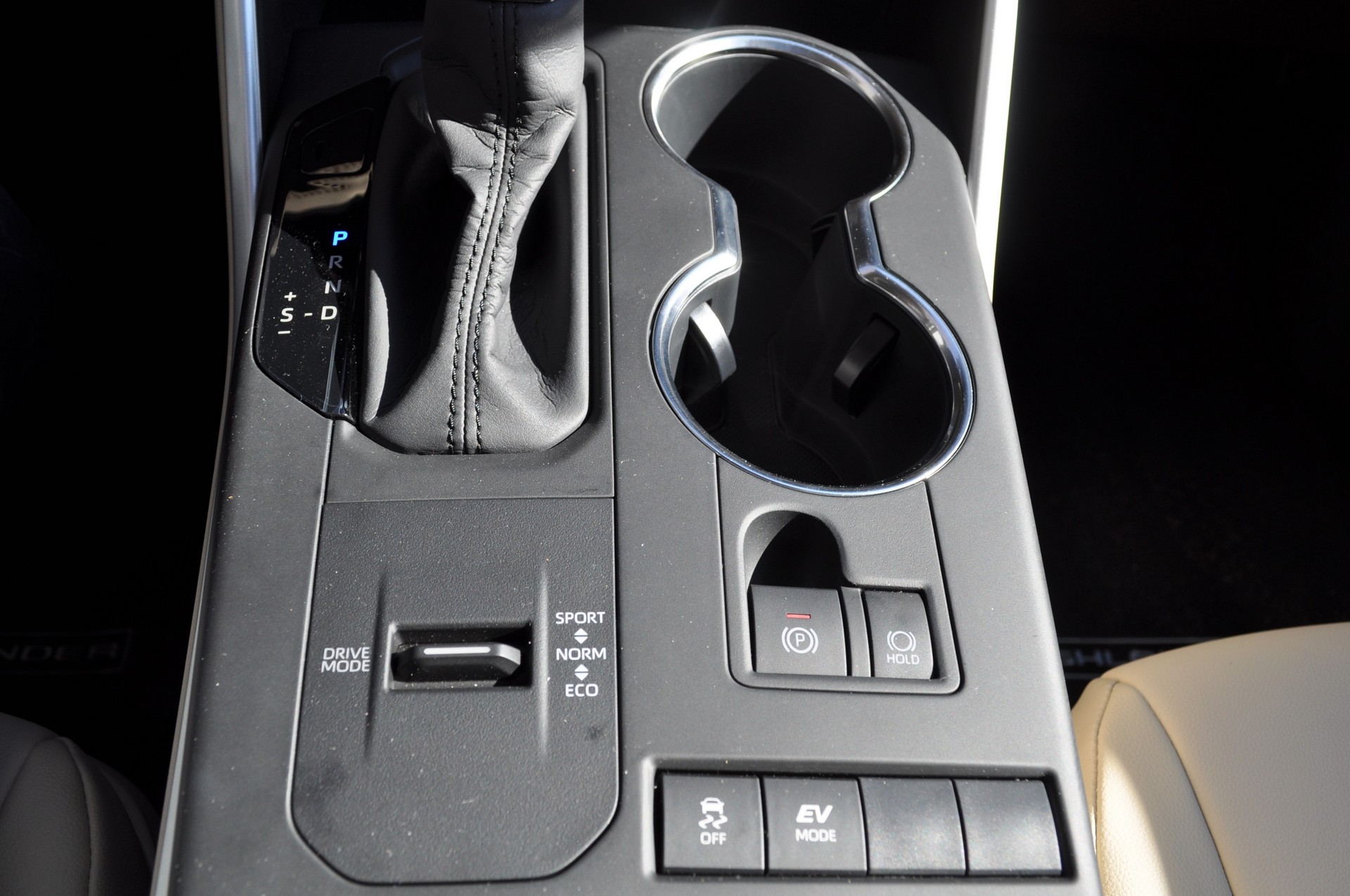 2020 Toyota Highlander First Review: Better Overall, But Is That Enough?