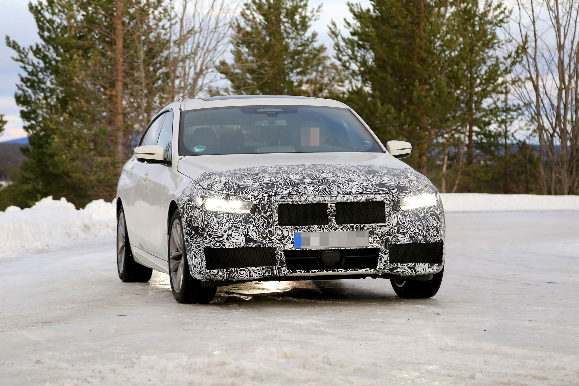 2020 BMW 6-Series Gran Turismo Drops Camo, Shows Slightly Bigger Nostrils