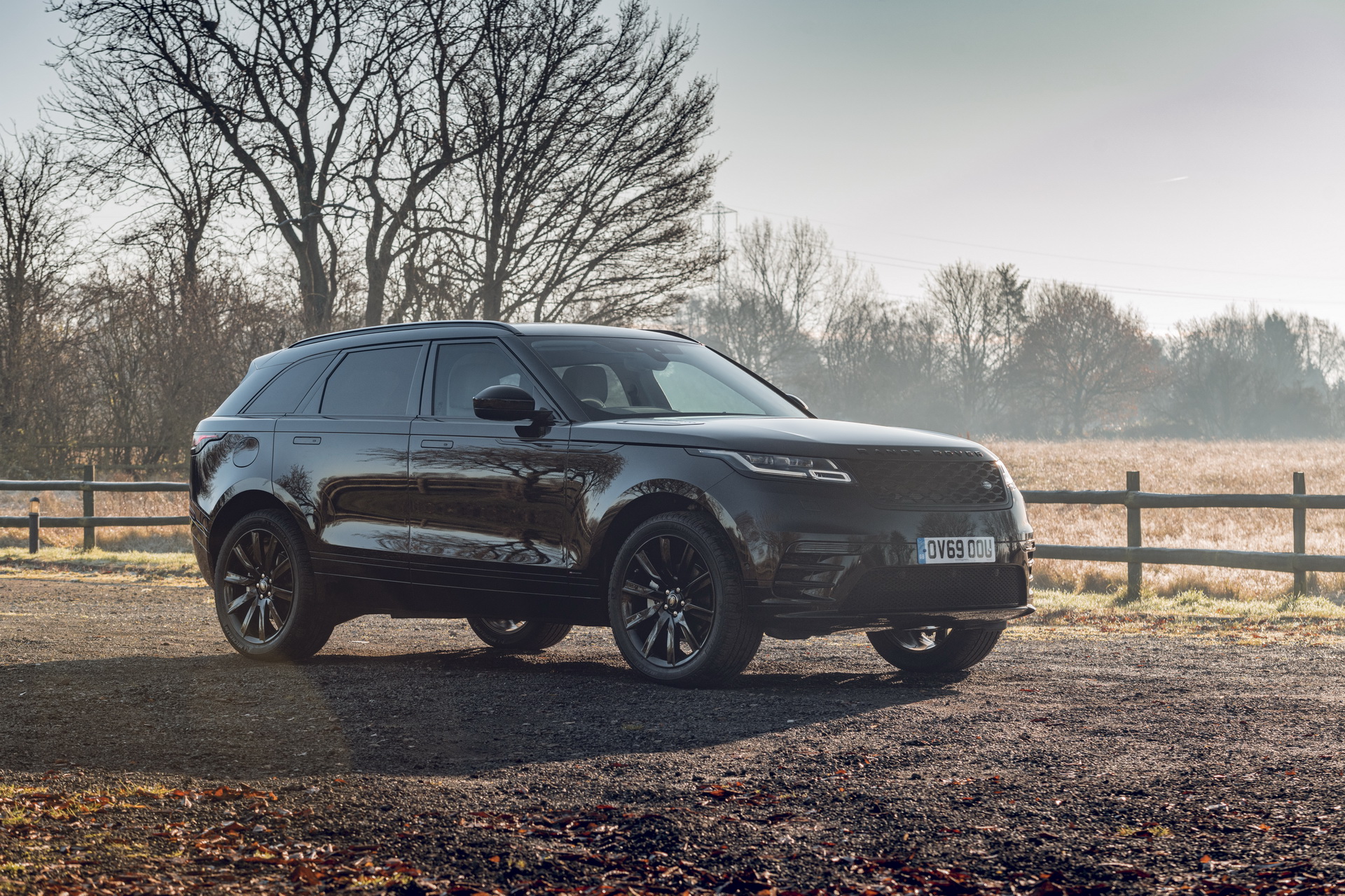 Range Rover Velar R-Dynamic Black Edition Is A UK-Only Affair