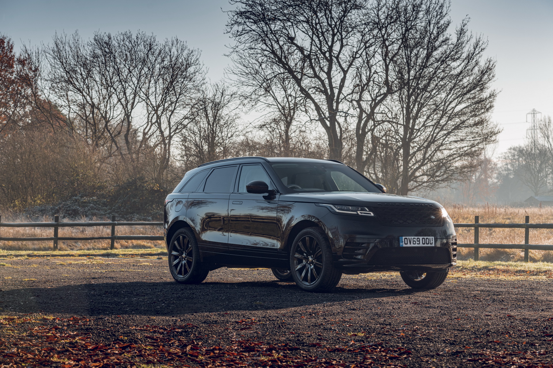 Range Rover Velar R-Dynamic Black Edition Is A UK-Only Affair