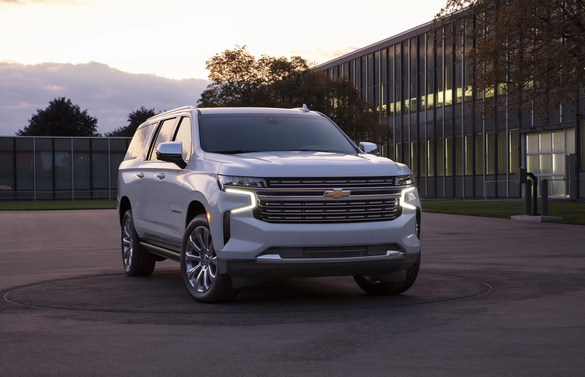 2021 Chevrolet Tahoe And Suburban Put On A Dramatic Face, Gain Independent Suspension