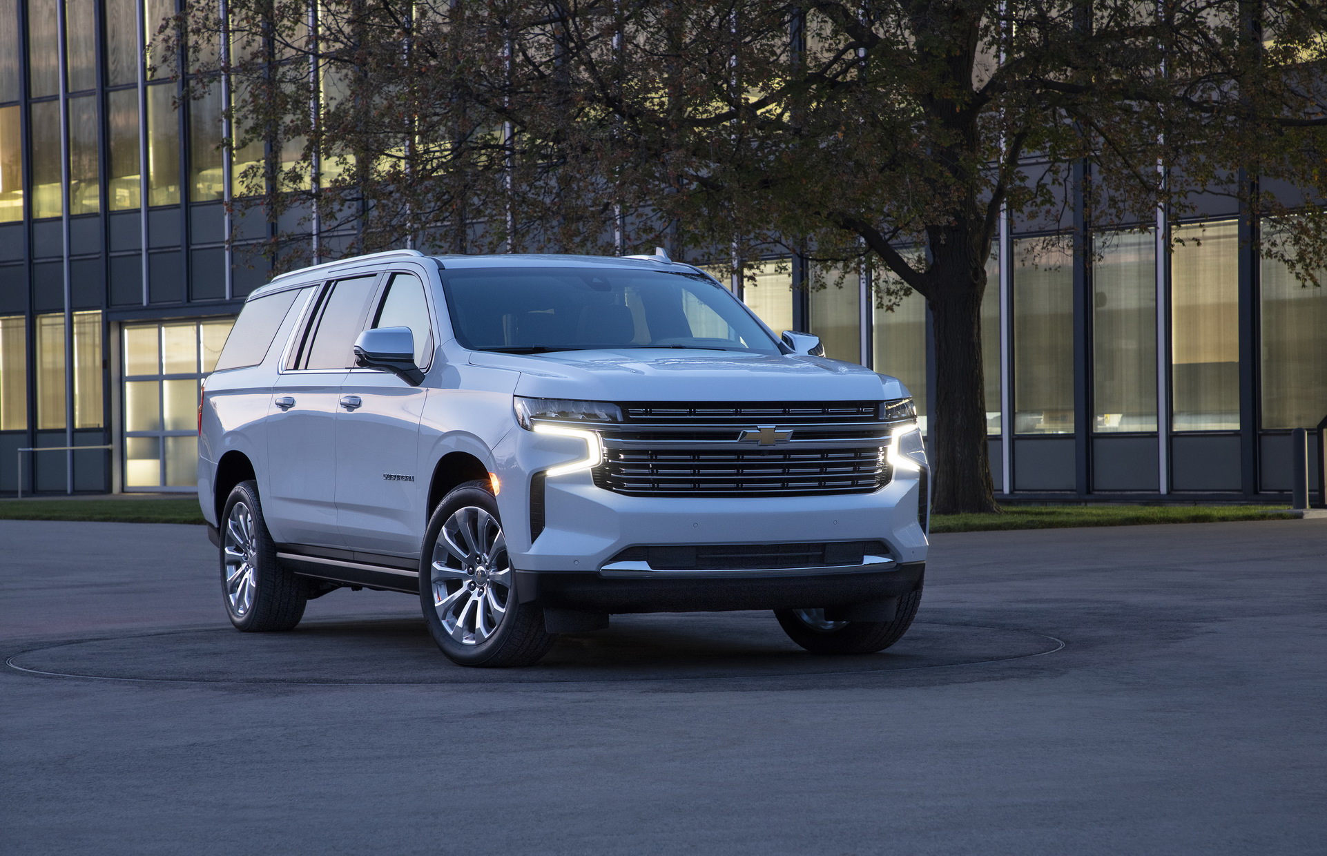 2021 Chevrolet Tahoe And Suburban Put On A Dramatic Face, Gain Independent Suspension