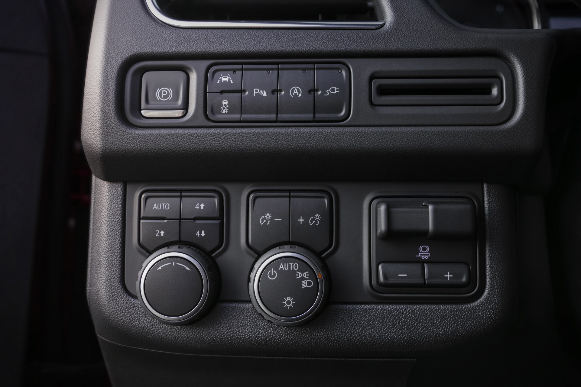 2021 Chevrolet Tahoe And Suburban Put On A Dramatic Face, Gain Independent Suspension