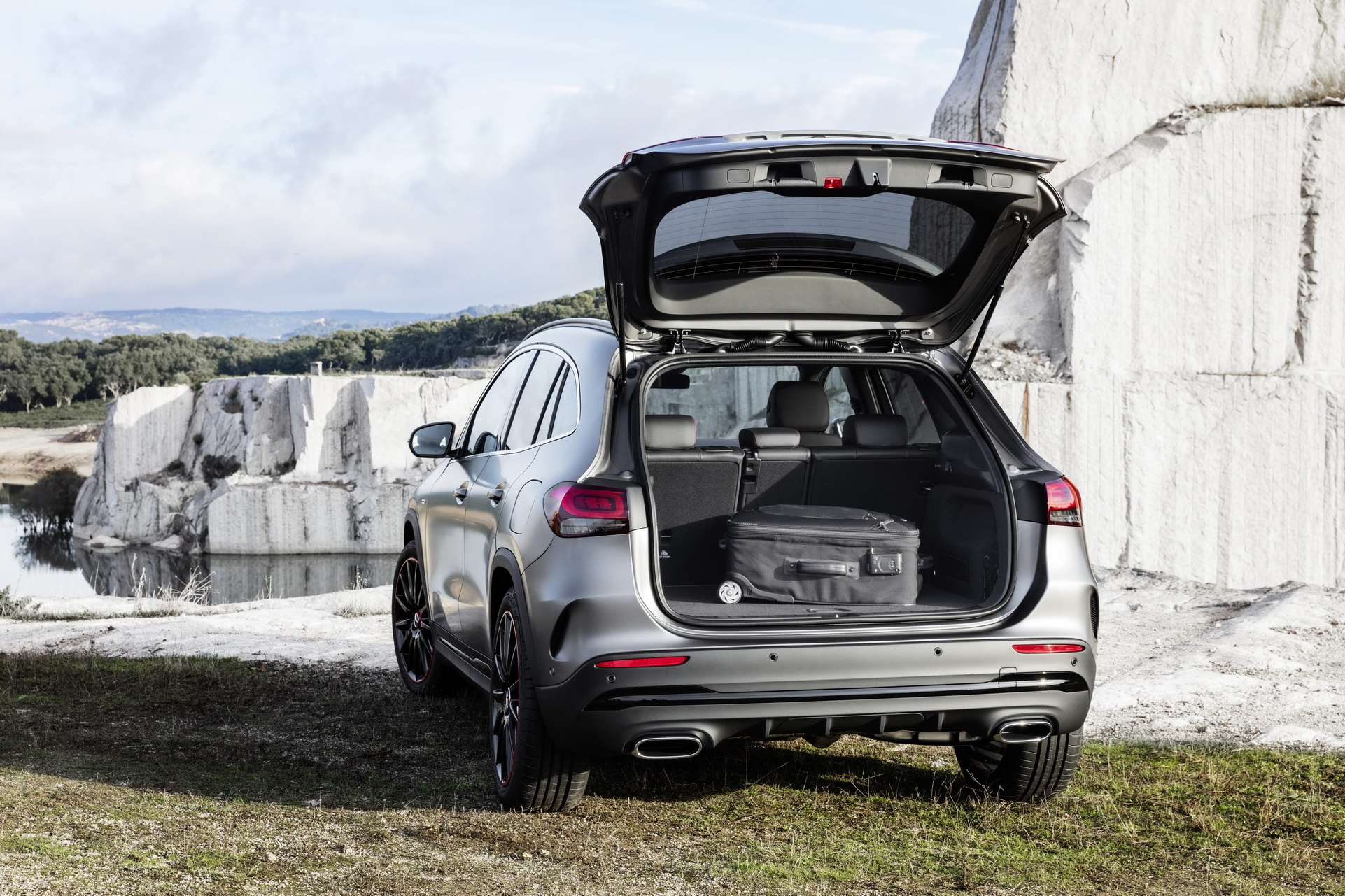 2021 Mercedes-Benz GLA Is A Curvy And Youthful Little Crossover