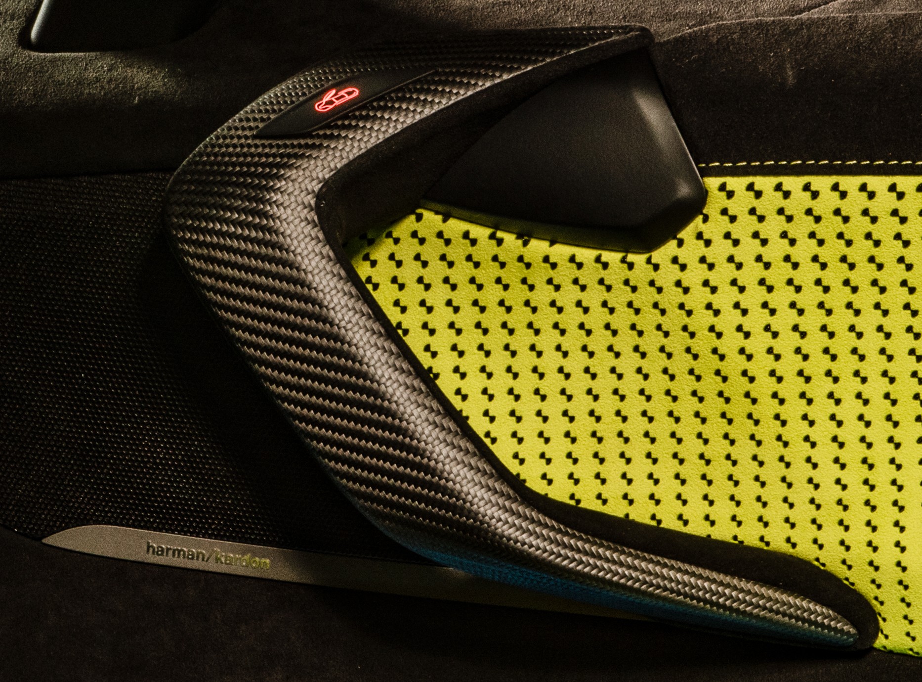 BMW And Alcantara Unveil The i8 Roadster LimeLight Edition