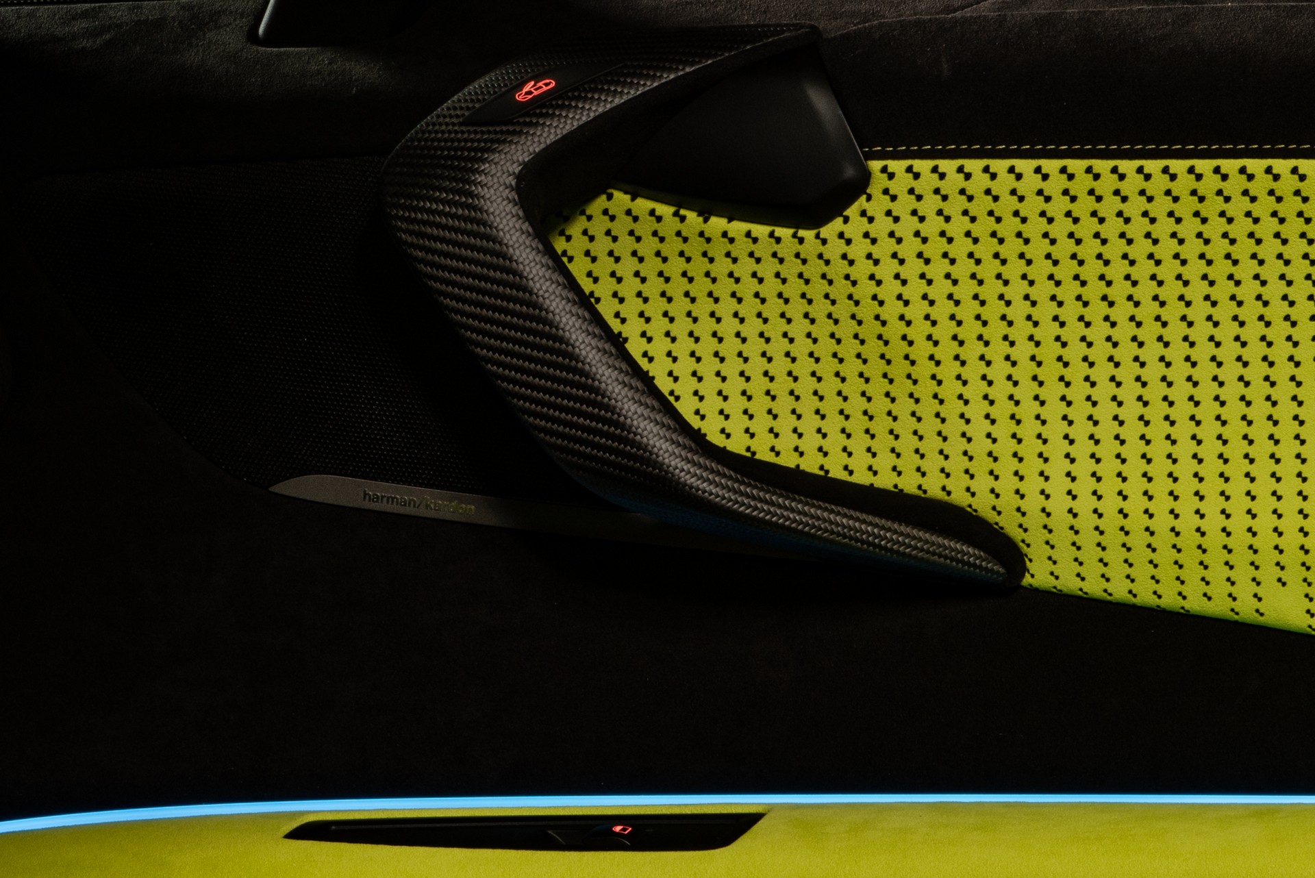 BMW And Alcantara Unveil The i8 Roadster LimeLight Edition