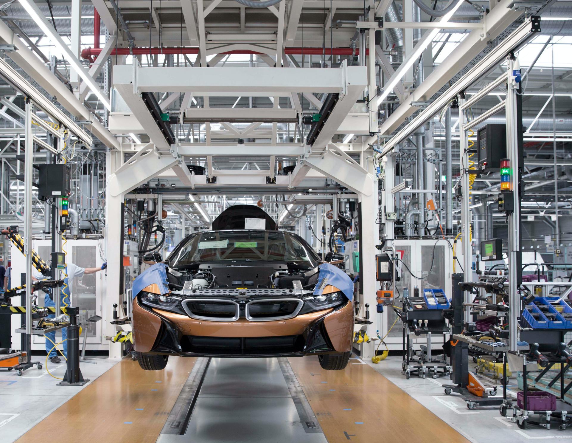 BMW i8 Production Reaches 20,000 Units, Will End In April After Six Years