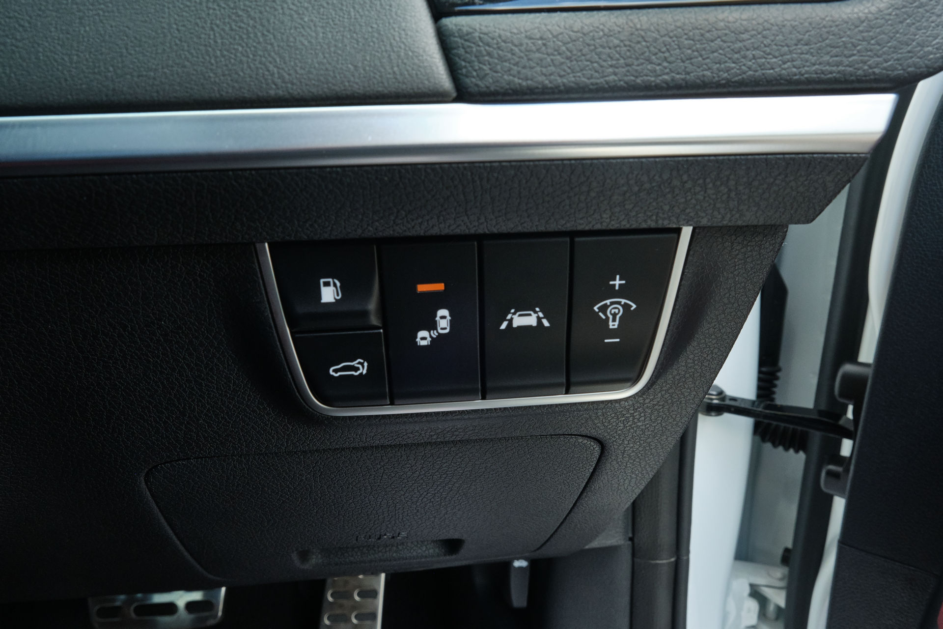 Driven: 2020 Kia Stinger 2.0L GT-Line Surprises As A Superb All-Rounder